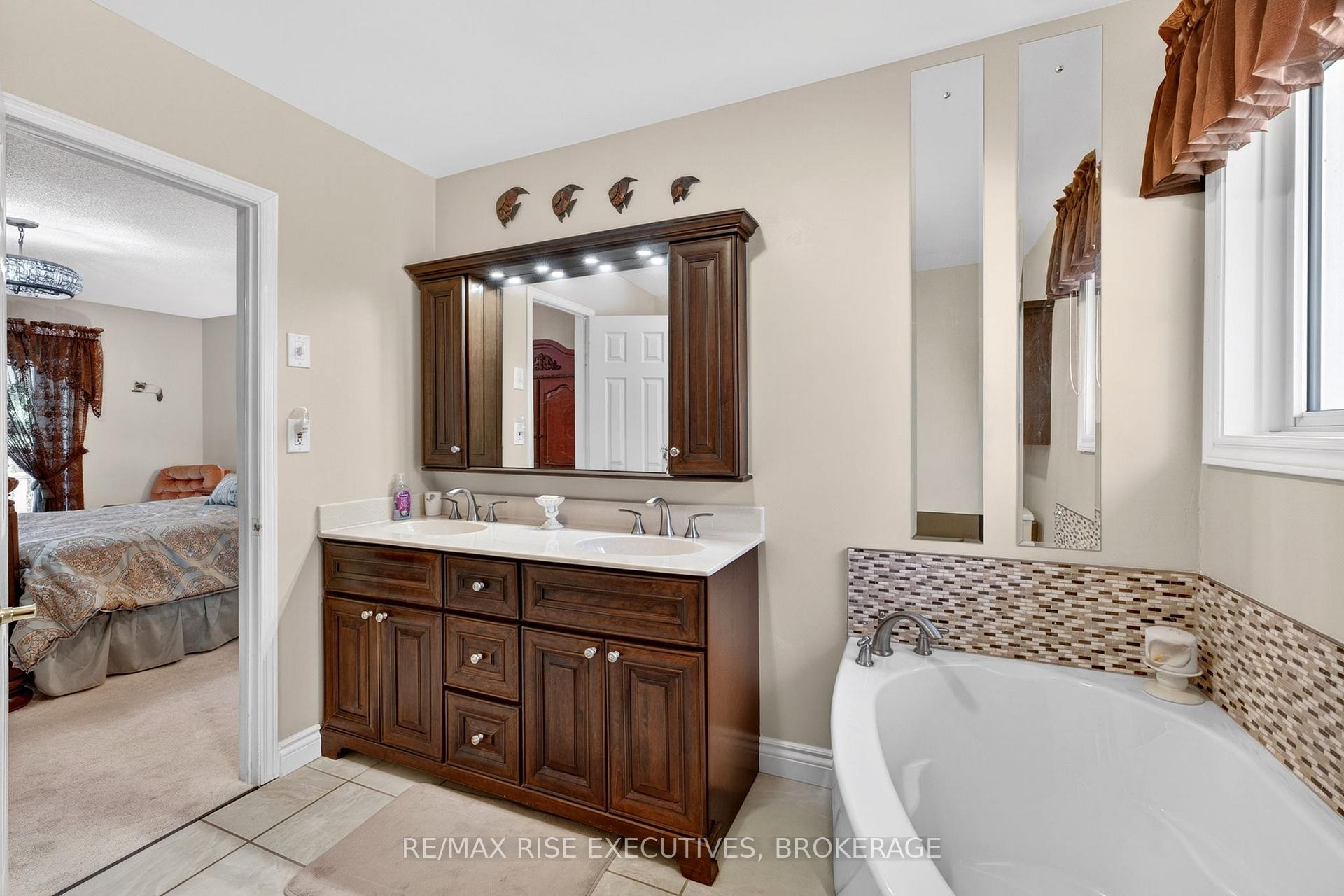 Photo 16 of 3481 Buck Point Lane, Frontenac, Frontenac South — HOMEH