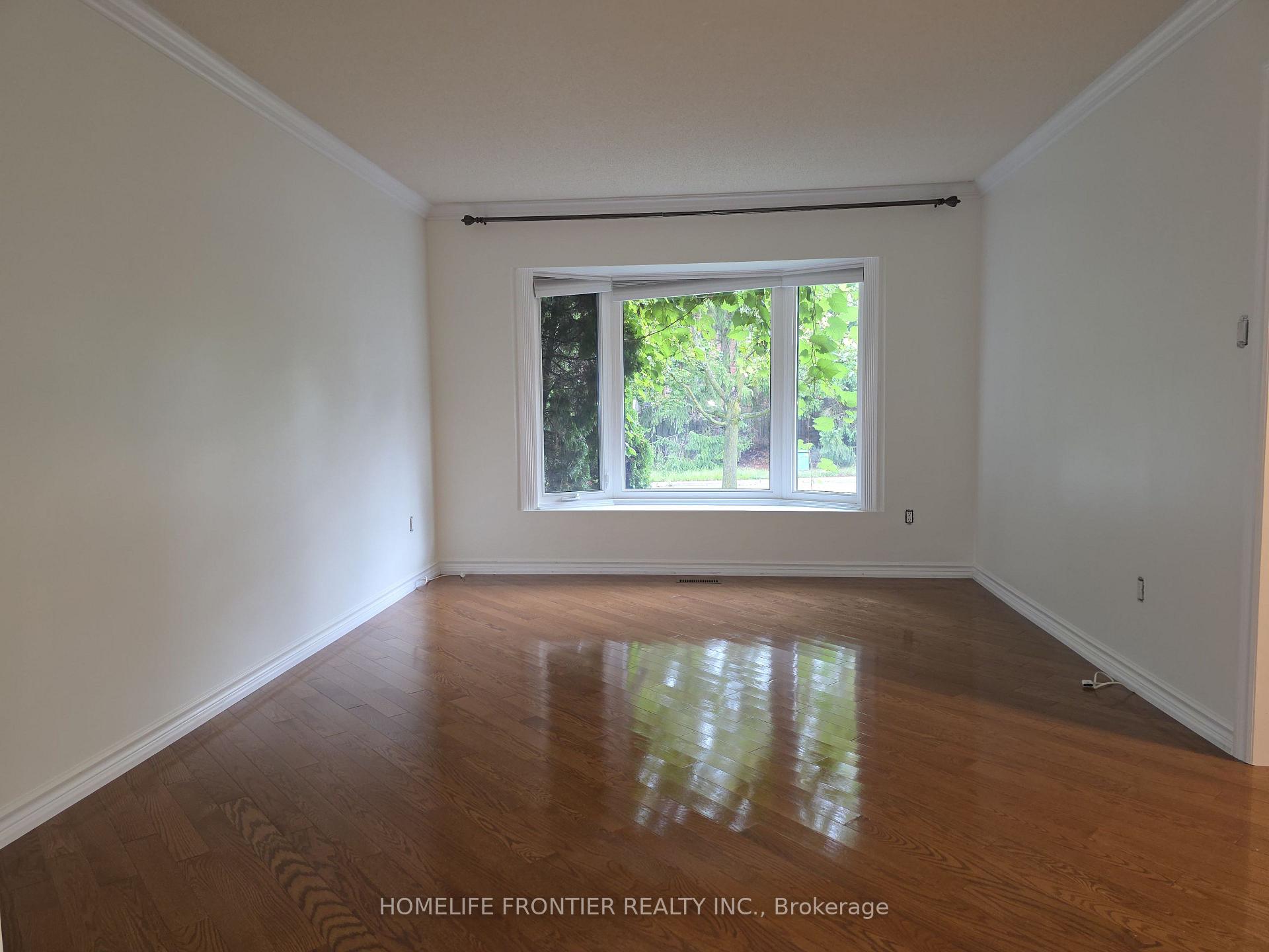 Photo 9 of 367 Herridge Circle, Newmarket, Huron Heights-Leslie Valley — HOMEH