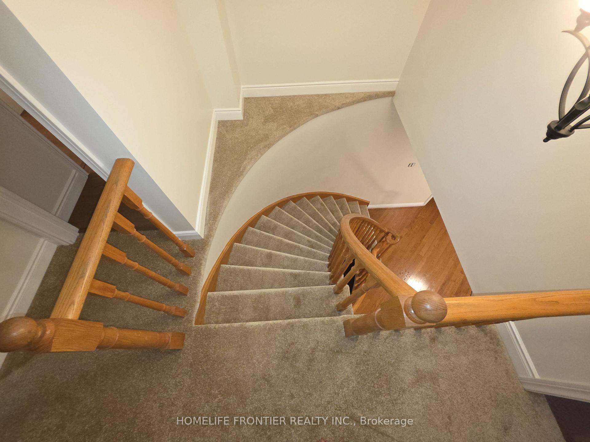 Photo 14 of 367 Herridge Circle, Newmarket, Huron Heights-Leslie Valley — HOMEH