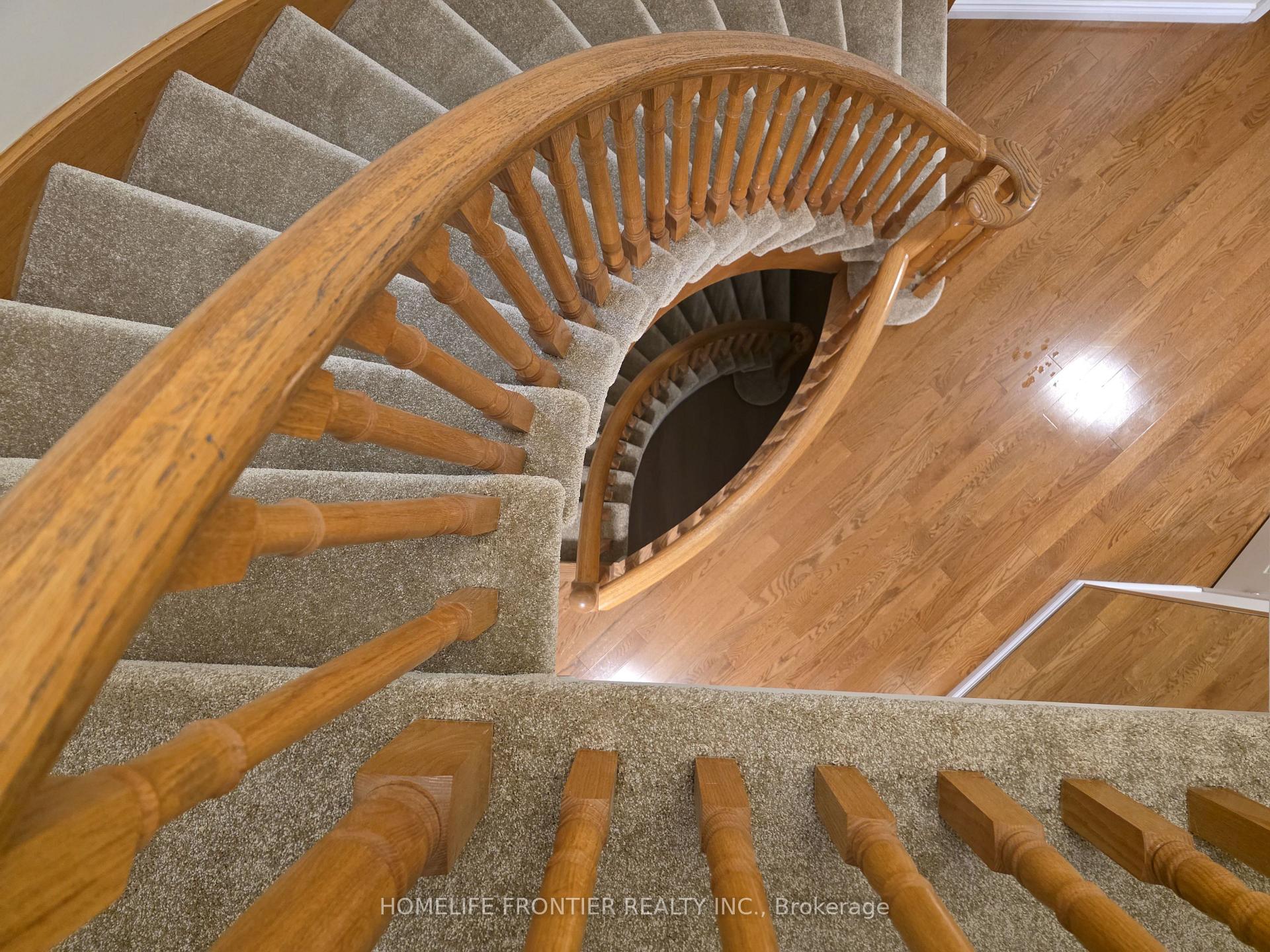 Photo 15 of 367 Herridge Circle, Newmarket, Huron Heights-Leslie Valley — HOMEH