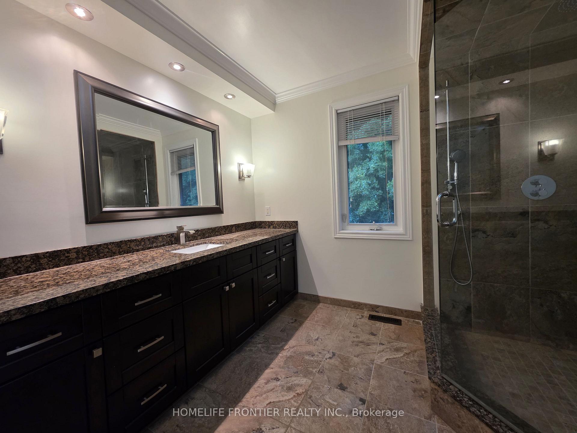 Photo 16 of 367 Herridge Circle, Newmarket, Huron Heights-Leslie Valley — HOMEH