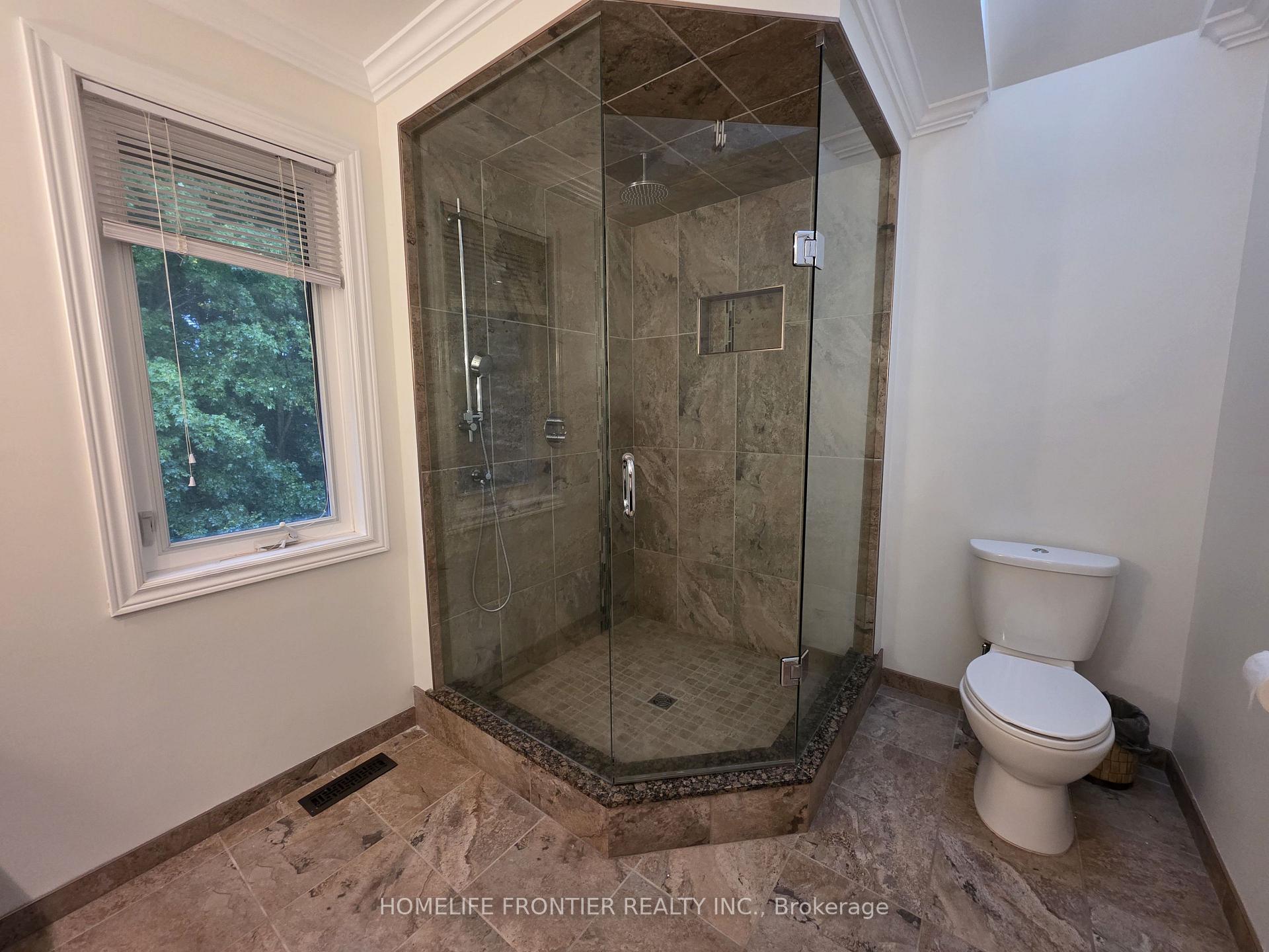 Photo 17 of 367 Herridge Circle, Newmarket, Huron Heights-Leslie Valley — HOMEH