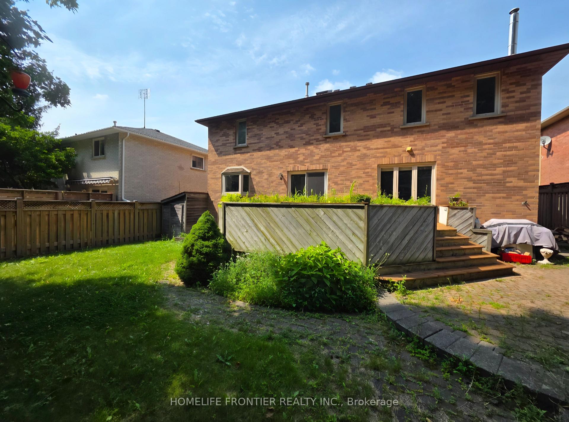 Photo 21 of 367 Herridge Circle, Newmarket, Huron Heights-Leslie Valley — HOMEH