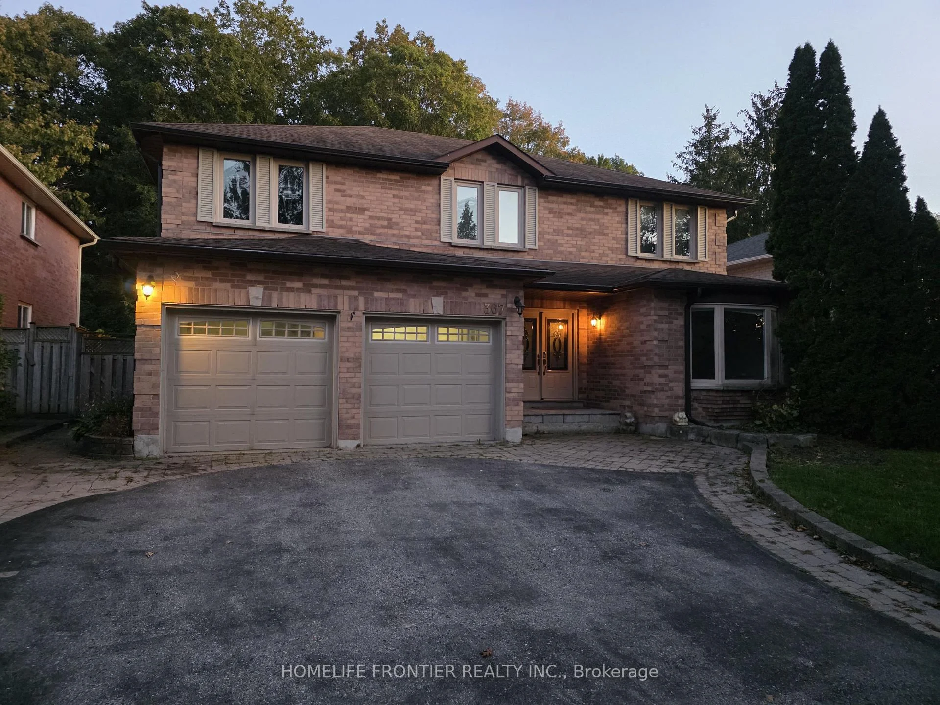 Photo 1 of 367 Herridge Circle, Newmarket, Huron Heights-Leslie Valley — HOMEH