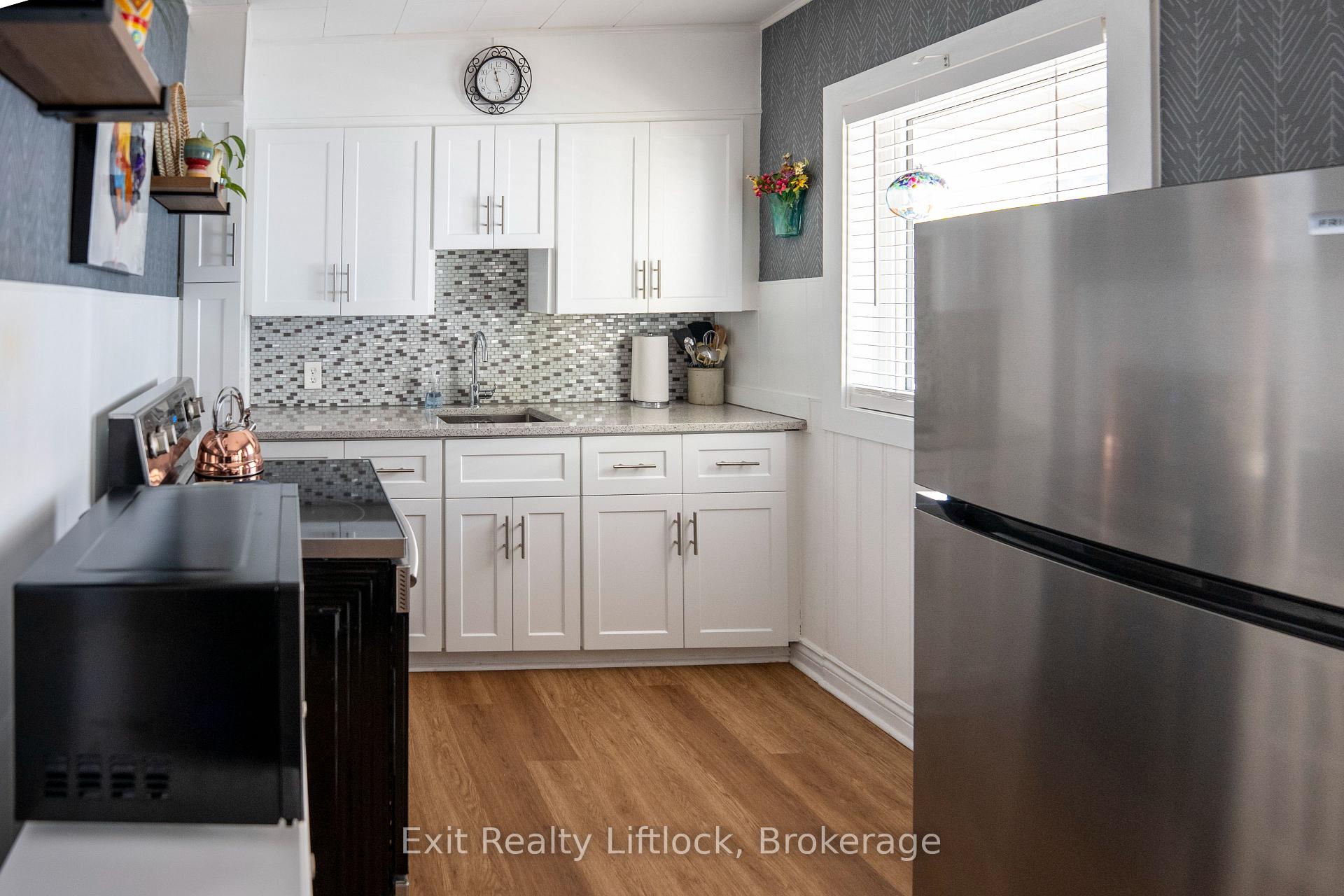 Photo 4 of 521 Mckellar Street, Peterborough, Otonabee Ward 1 — HOMEH