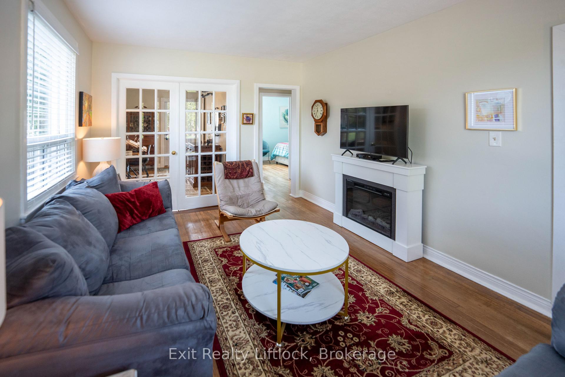 Photo 6 of 521 Mckellar Street, Peterborough, Otonabee Ward 1 — HOMEH