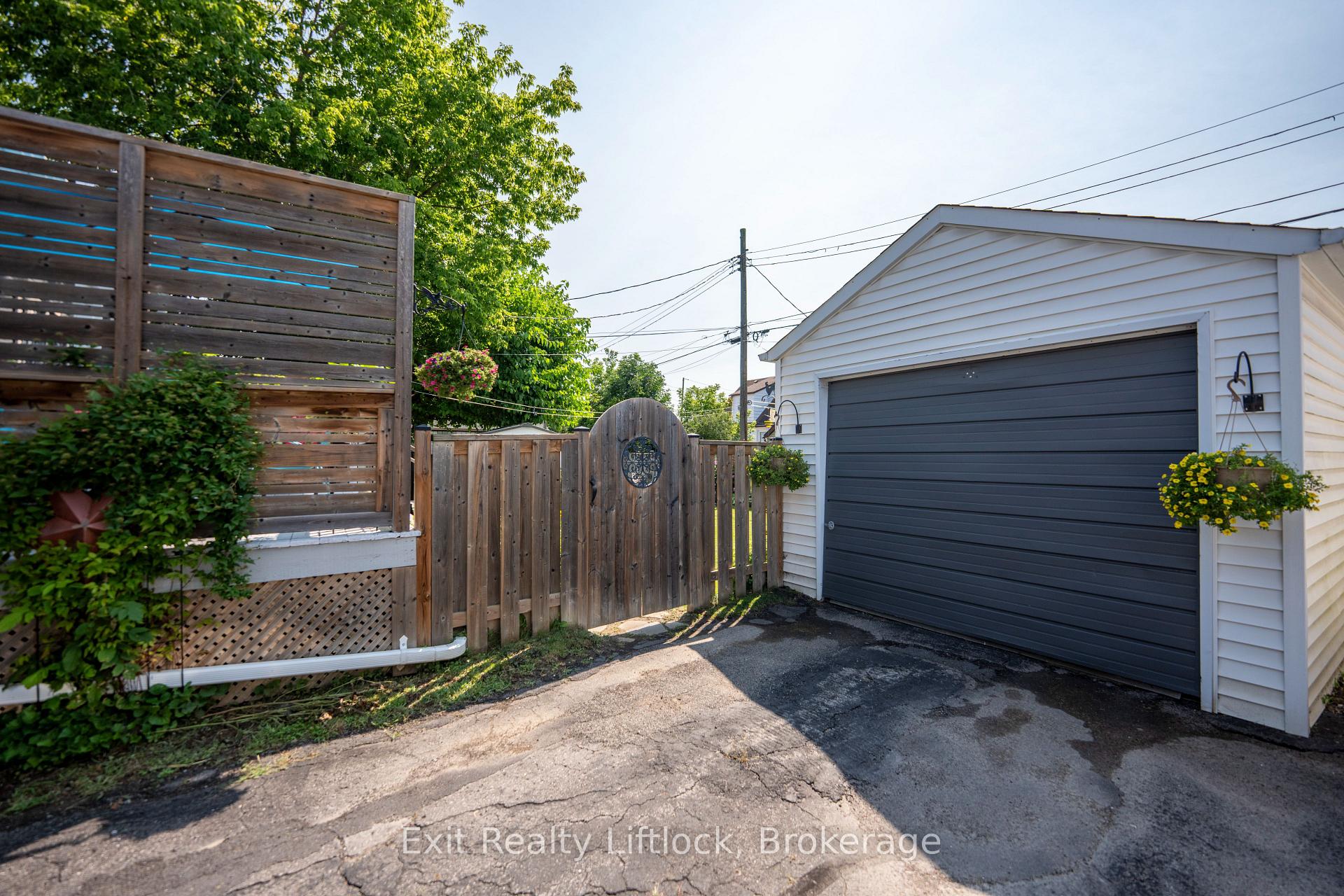 Photo 24 of 521 Mckellar Street, Peterborough, Otonabee Ward 1 — HOMEH