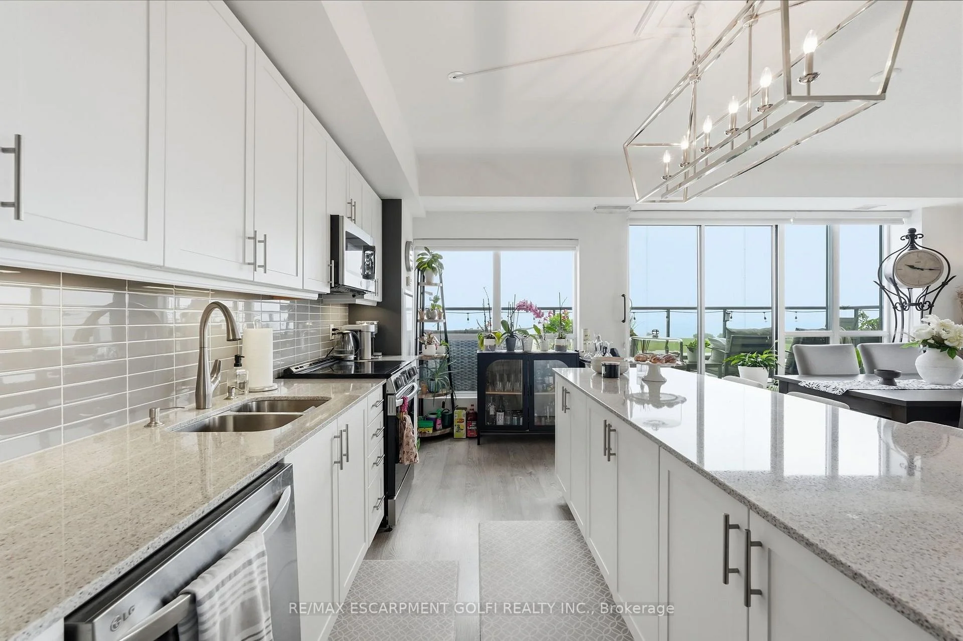 Photo 12 of Unit 607, 550 North Service Road, Grimsby, Grimsby Beach — HOMEH