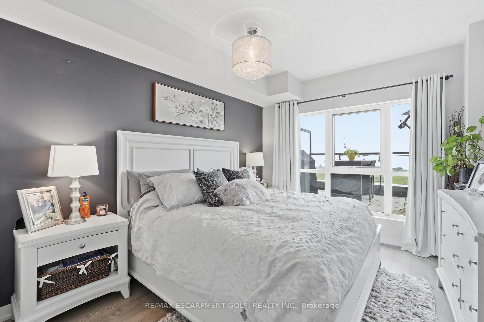 Photo 18 of Unit 607, 550 North Service Road, Grimsby, Grimsby Beach — HOMEH