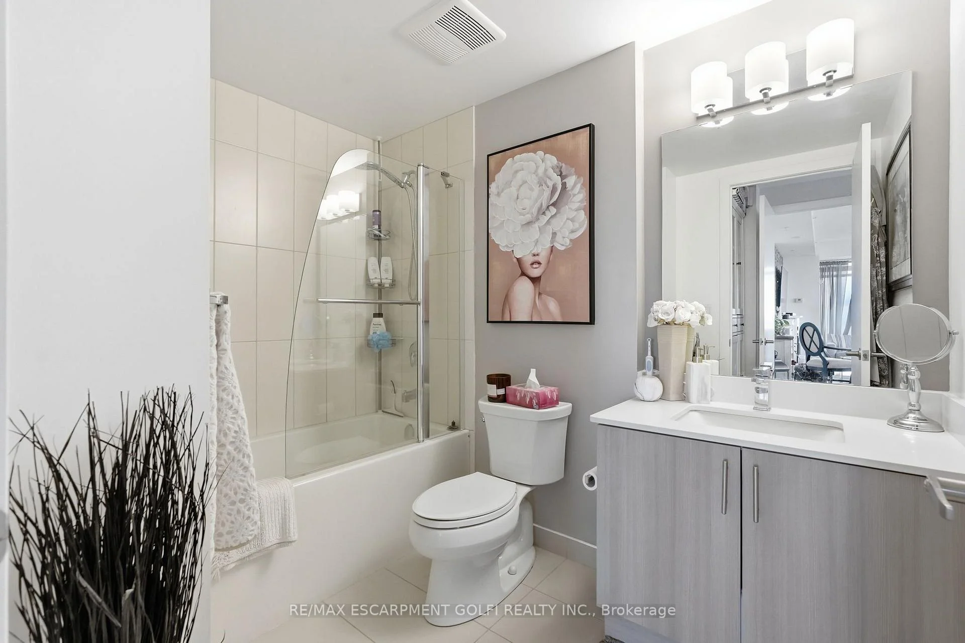 Photo 26 of Unit 607, 550 North Service Road, Grimsby, Grimsby Beach — HOMEH