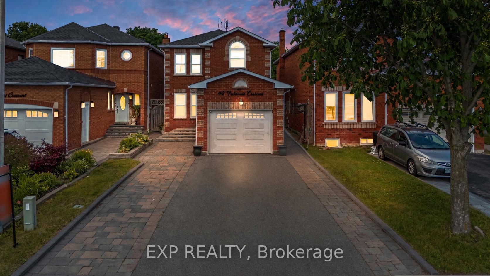 Photo 2 of 42 Fieldnest Crescent, Whitby, Rolling Acres — HOMEH