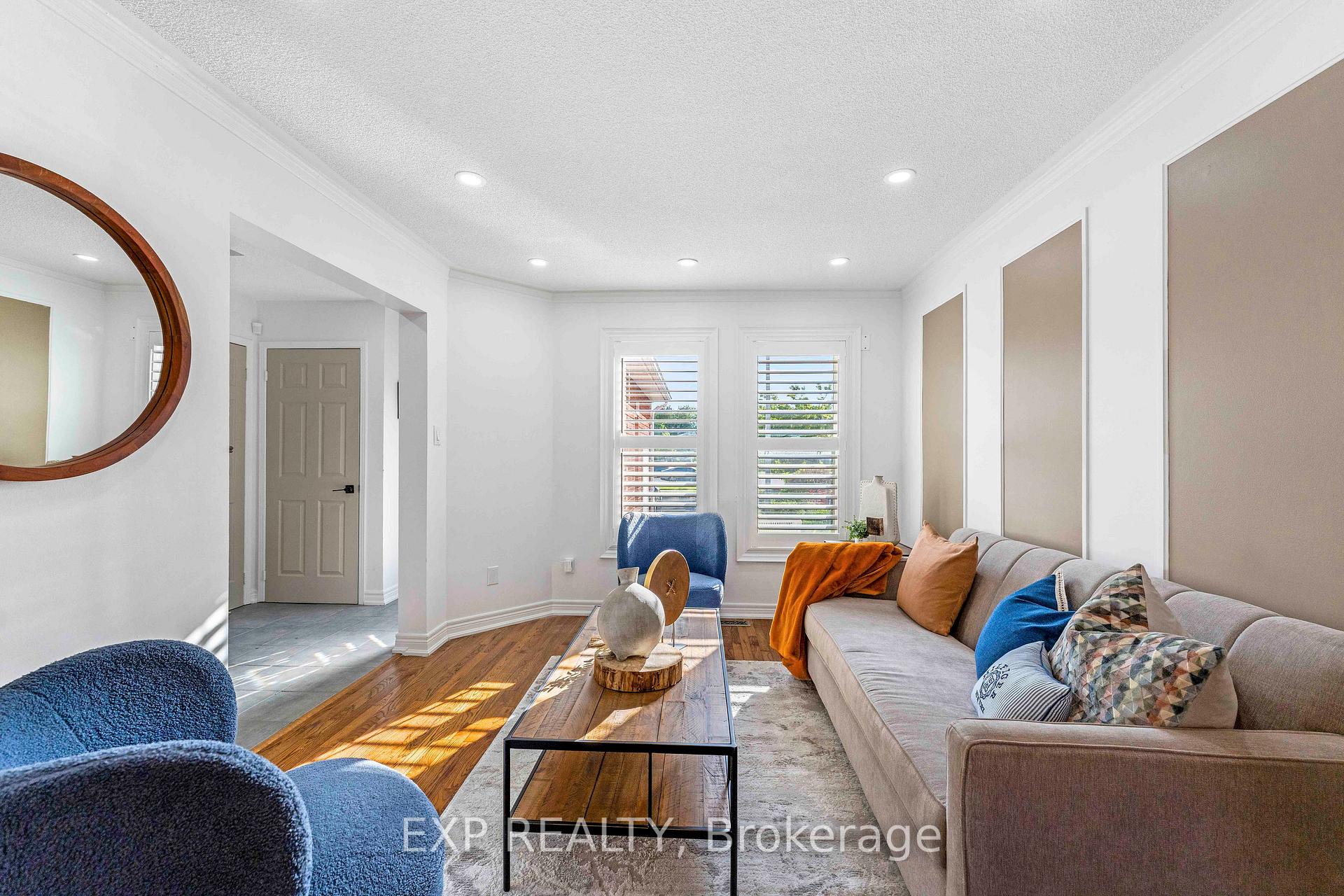 Photo 3 of 42 Fieldnest Crescent, Whitby, Rolling Acres — HOMEH