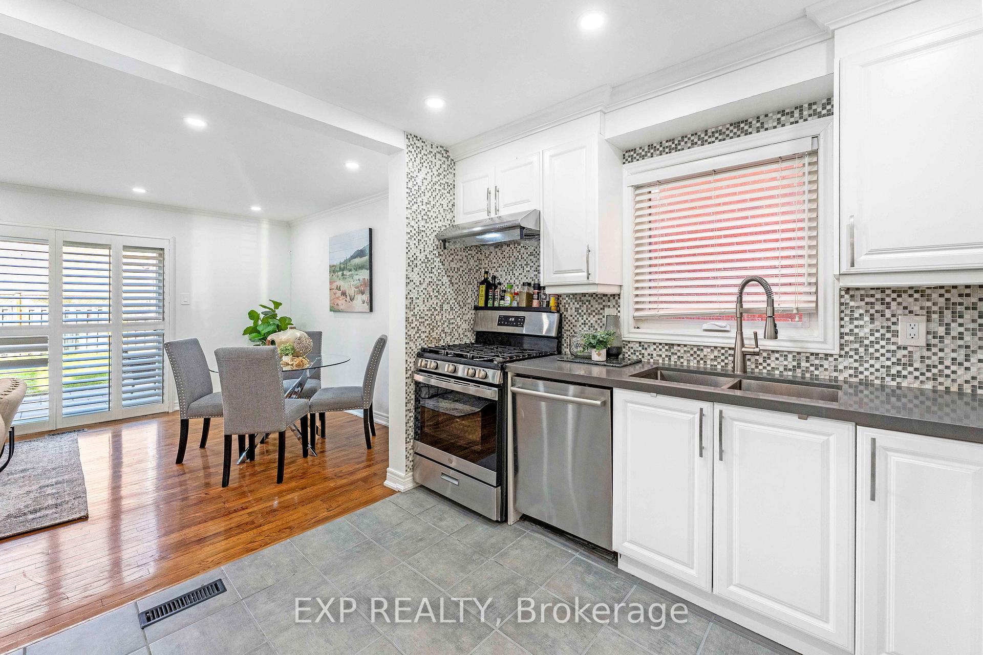 Photo 9 of 42 Fieldnest Crescent, Whitby, Rolling Acres — HOMEH