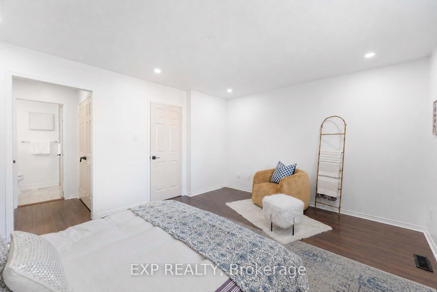 Photo 13 of 42 Fieldnest Crescent, Whitby, Rolling Acres — HOMEH