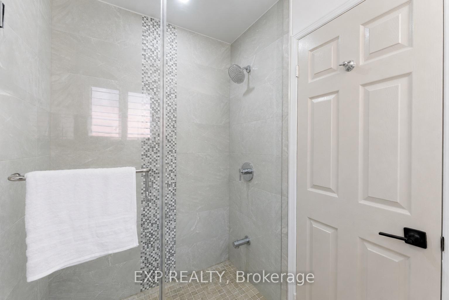 Photo 16 of 42 Fieldnest Crescent, Whitby, Rolling Acres — HOMEH