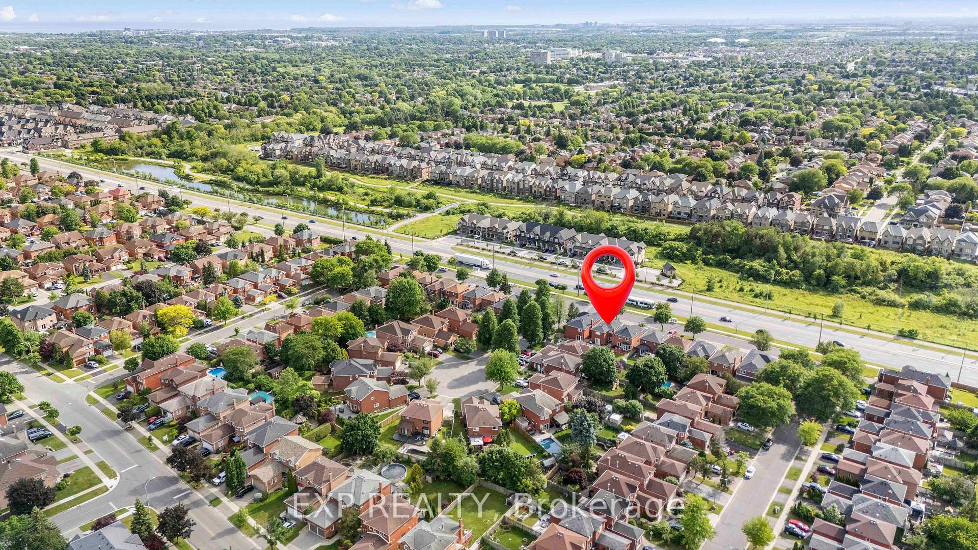 Photo 34 of 42 Fieldnest Crescent, Whitby, Rolling Acres — HOMEH