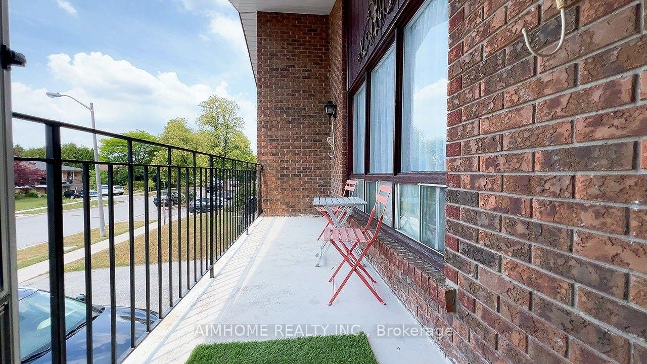Photo 10 of Unit Upper level, 83 Mintwood Drive, North York, Bayview Woods-Steeles — HOMEH