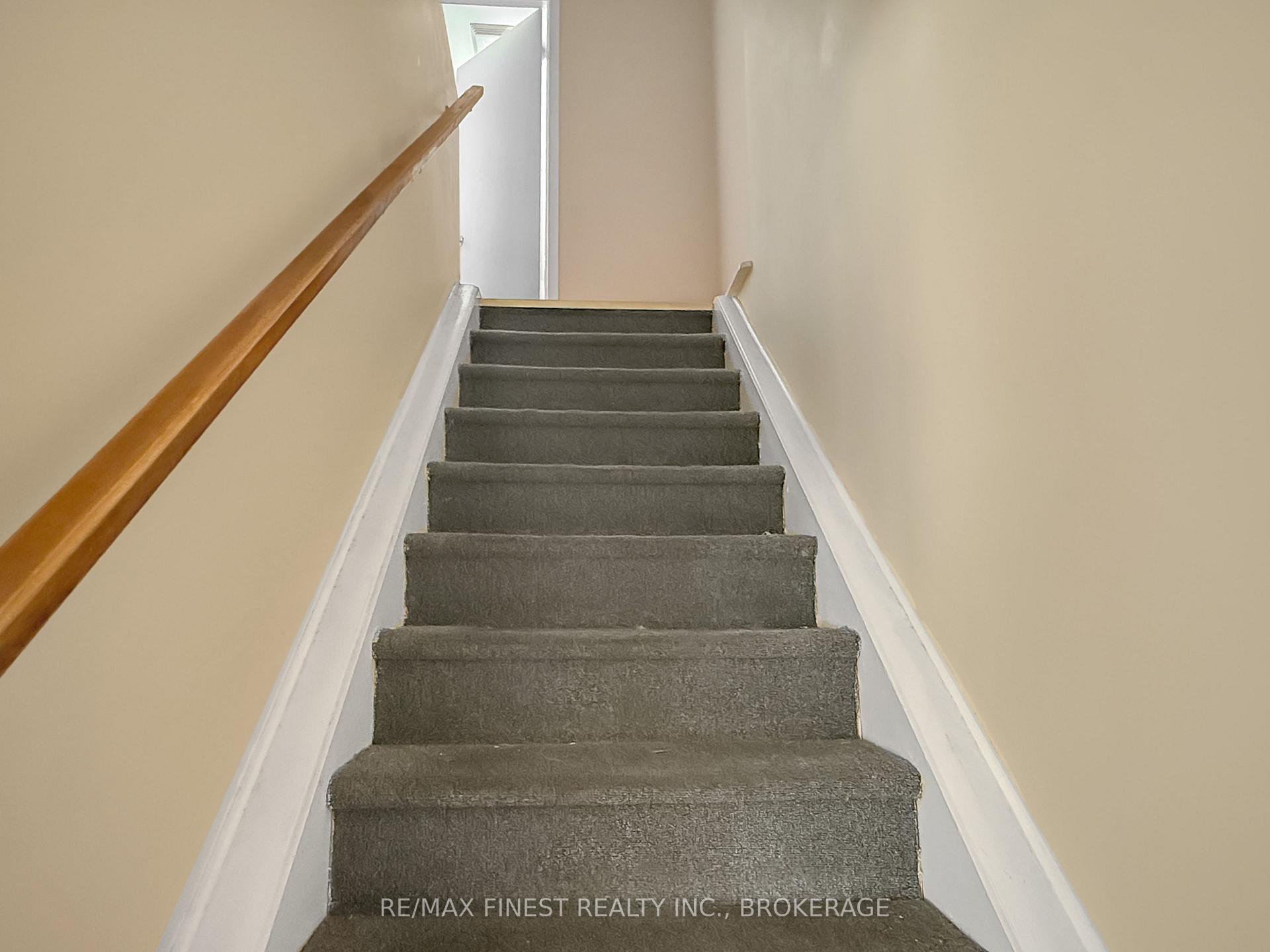 Photo 7 of 913 Oakview Avenue, Kingston, South of Taylor-Kidd Blvd — HOMEH
