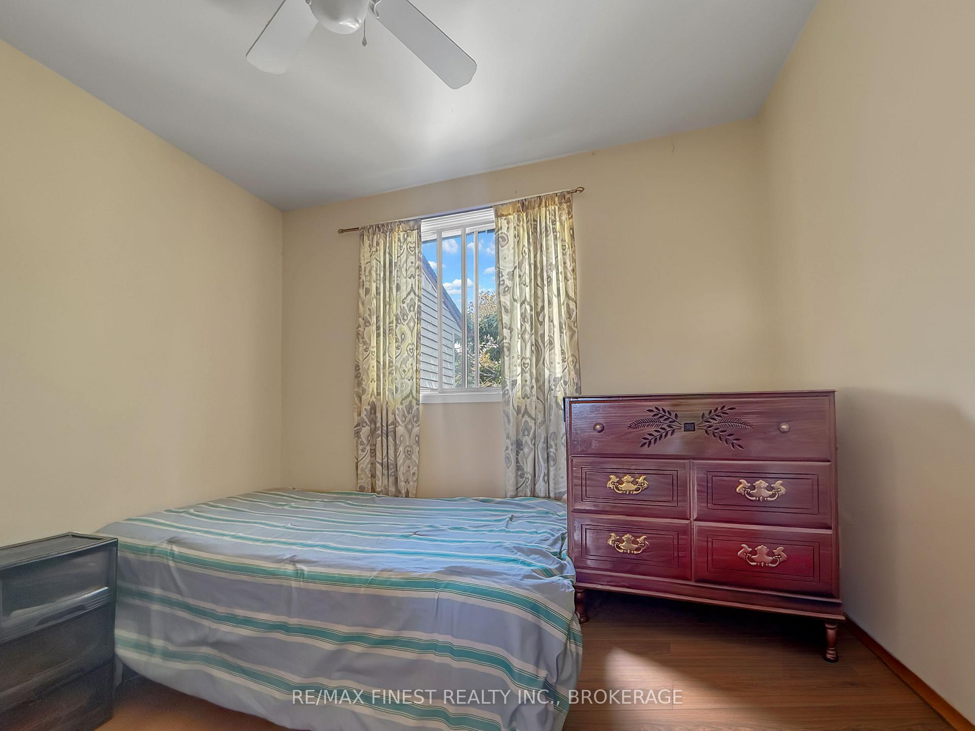 Photo 13 of 913 Oakview Avenue, Kingston, South of Taylor-Kidd Blvd — HOMEH