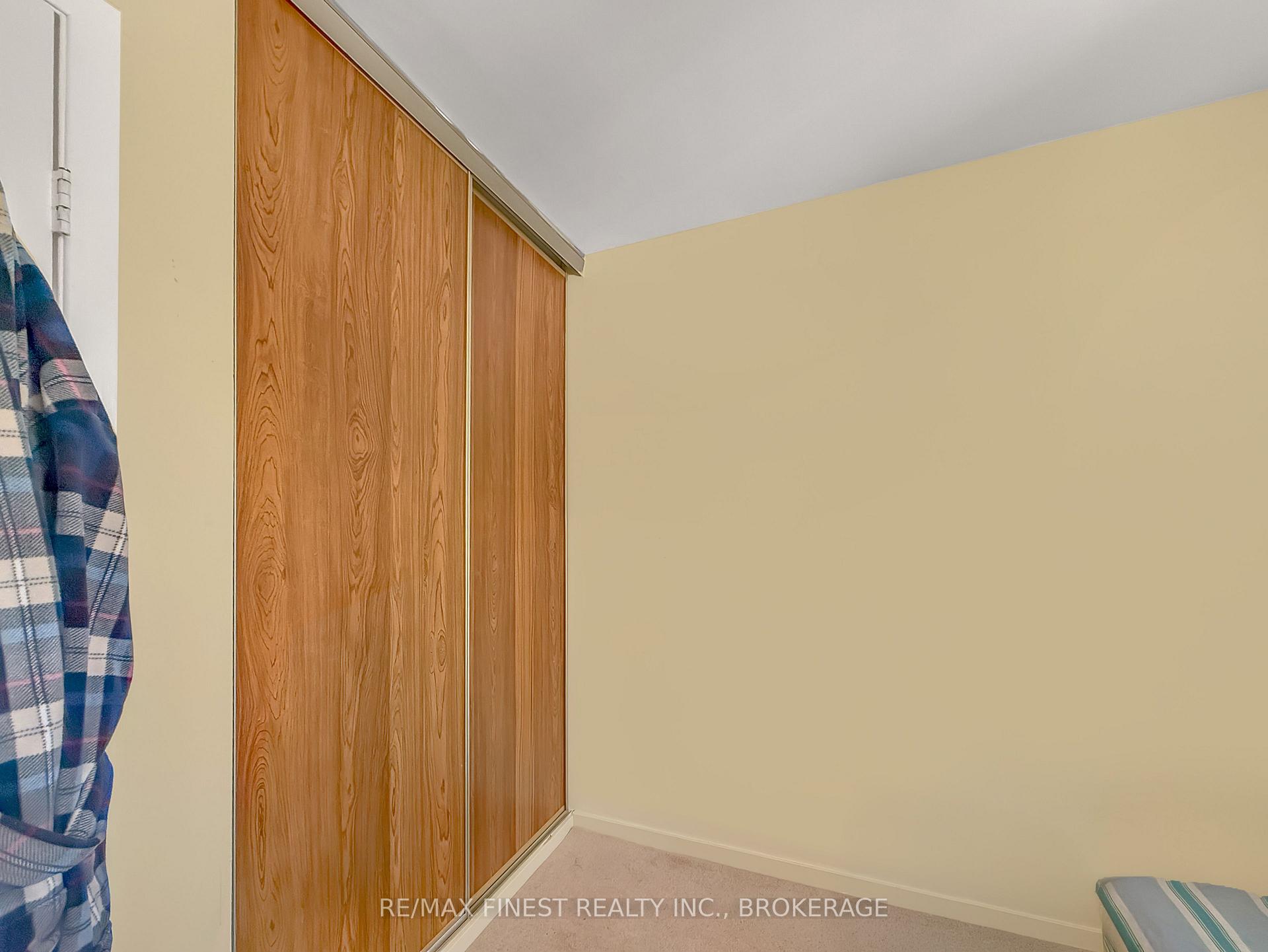 Photo 14 of 913 Oakview Avenue, Kingston, South of Taylor-Kidd Blvd — HOMEH