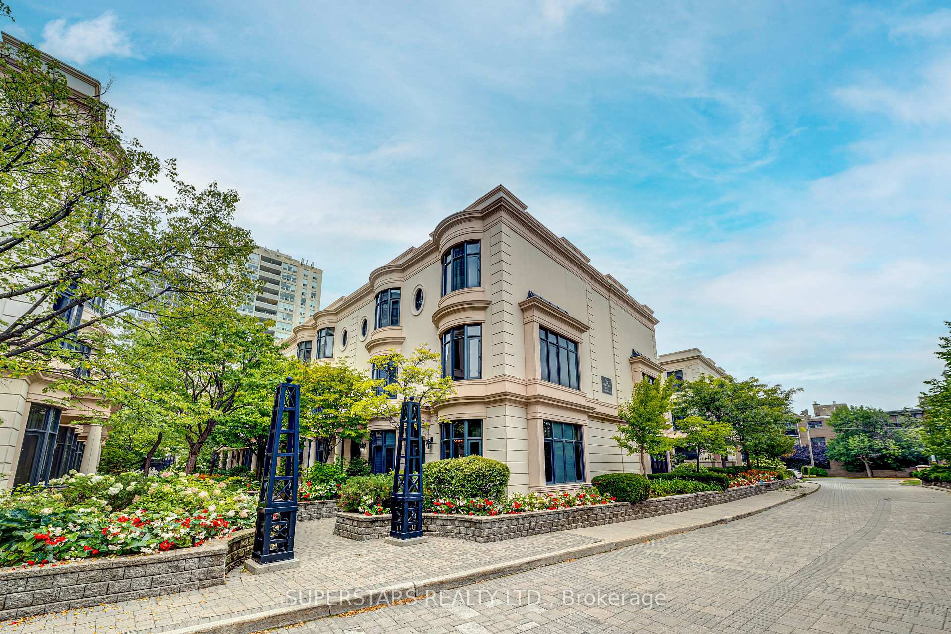 Photo 1 of Unit 16, 25 Elkhorn Drive, North York, Bayview Village — HOMEH
