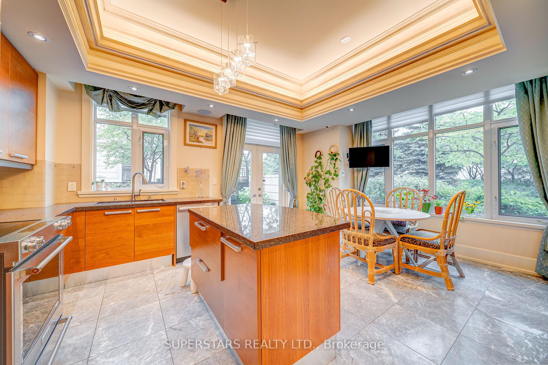 Photo 8 of Unit 16, 25 Elkhorn Drive, North York, Bayview Village — HOMEH