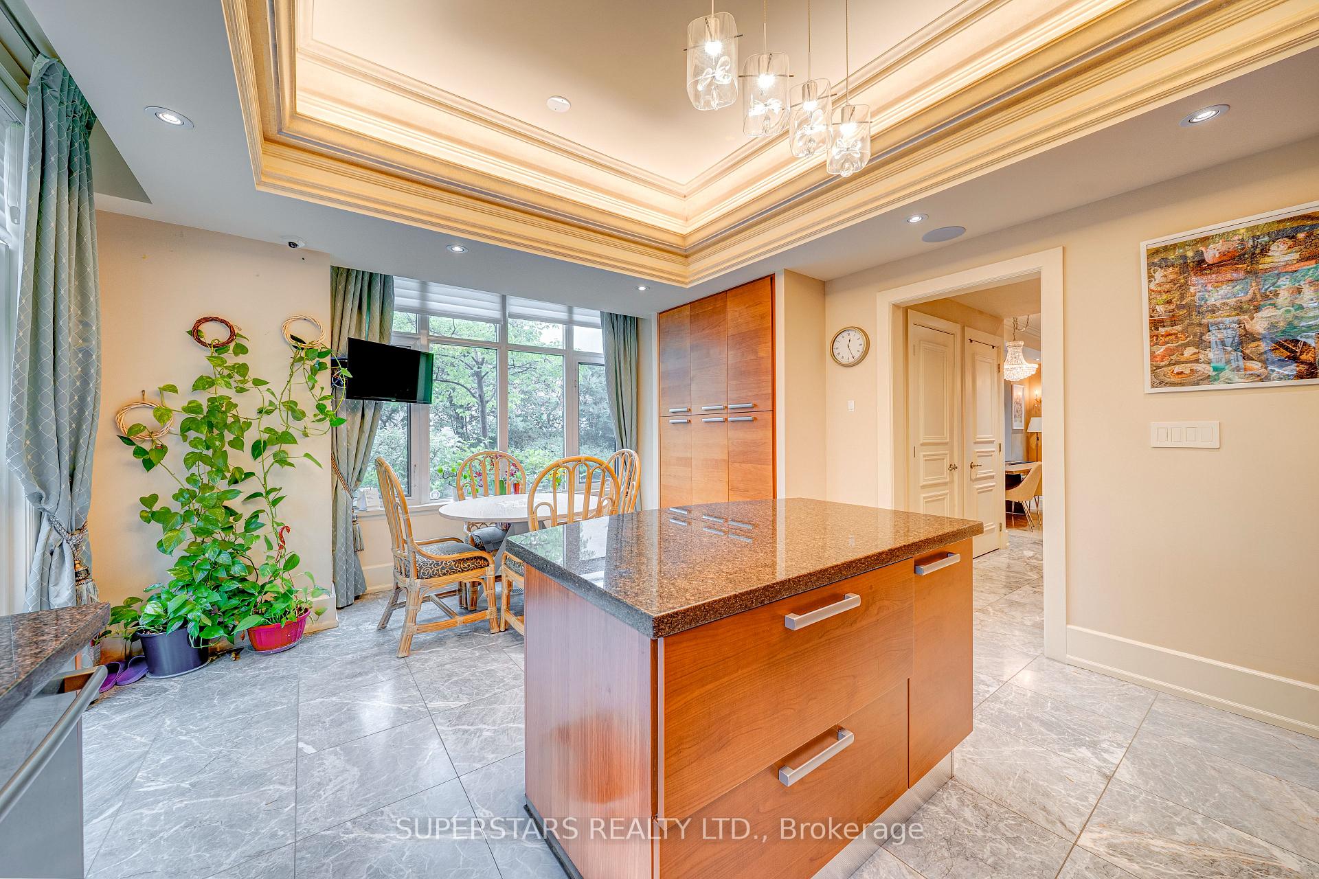 Photo 10 of Unit 16, 25 Elkhorn Drive, North York, Bayview Village — HOMEH