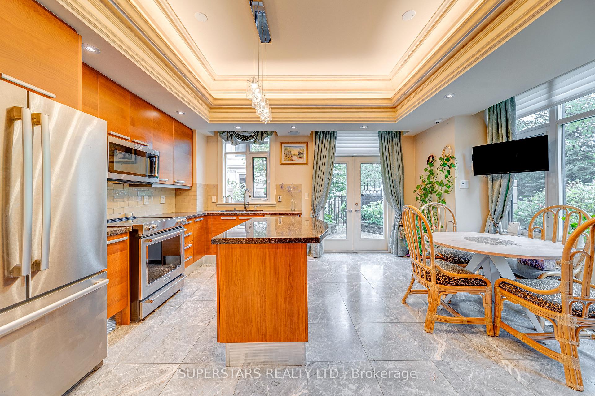 Photo 11 of Unit 16, 25 Elkhorn Drive, North York, Bayview Village — HOMEH
