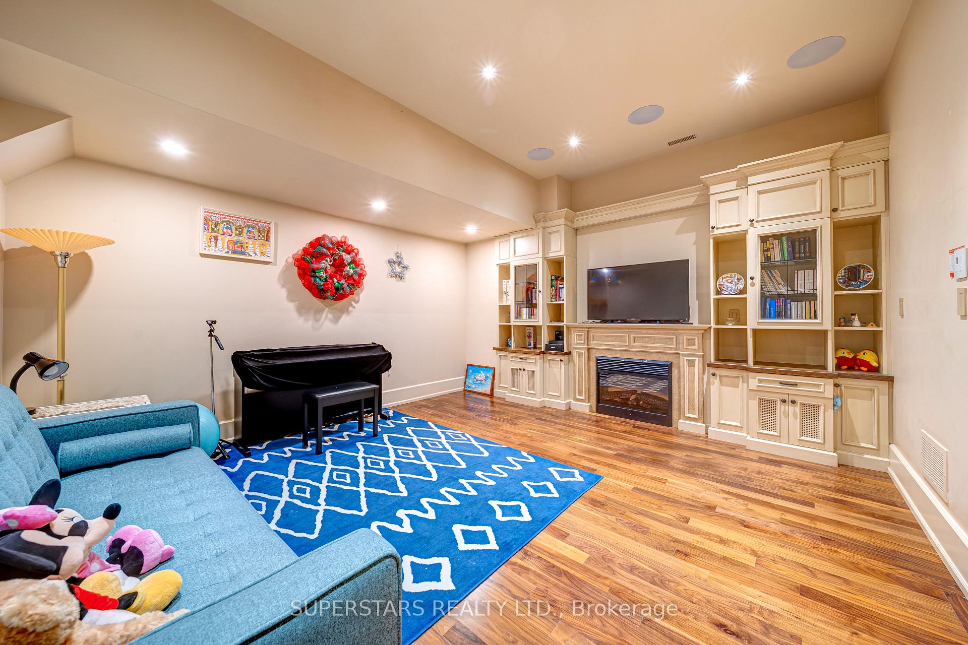 Photo 33 of Unit 16, 25 Elkhorn Drive, North York, Bayview Village — HOMEH