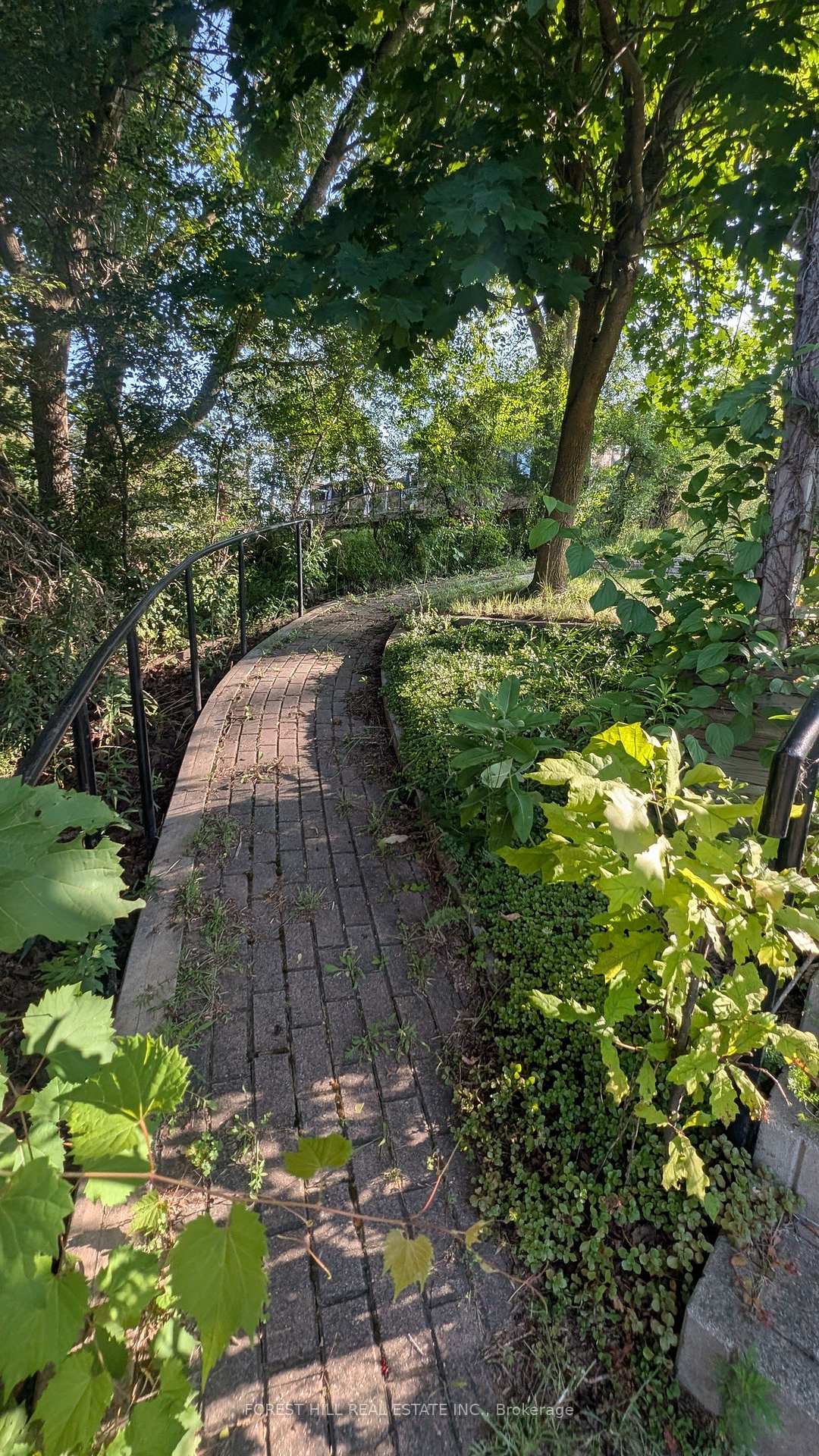 Photo 7 of 144 Miller Drive, Barrie, Edgehill Drive — HOMEH