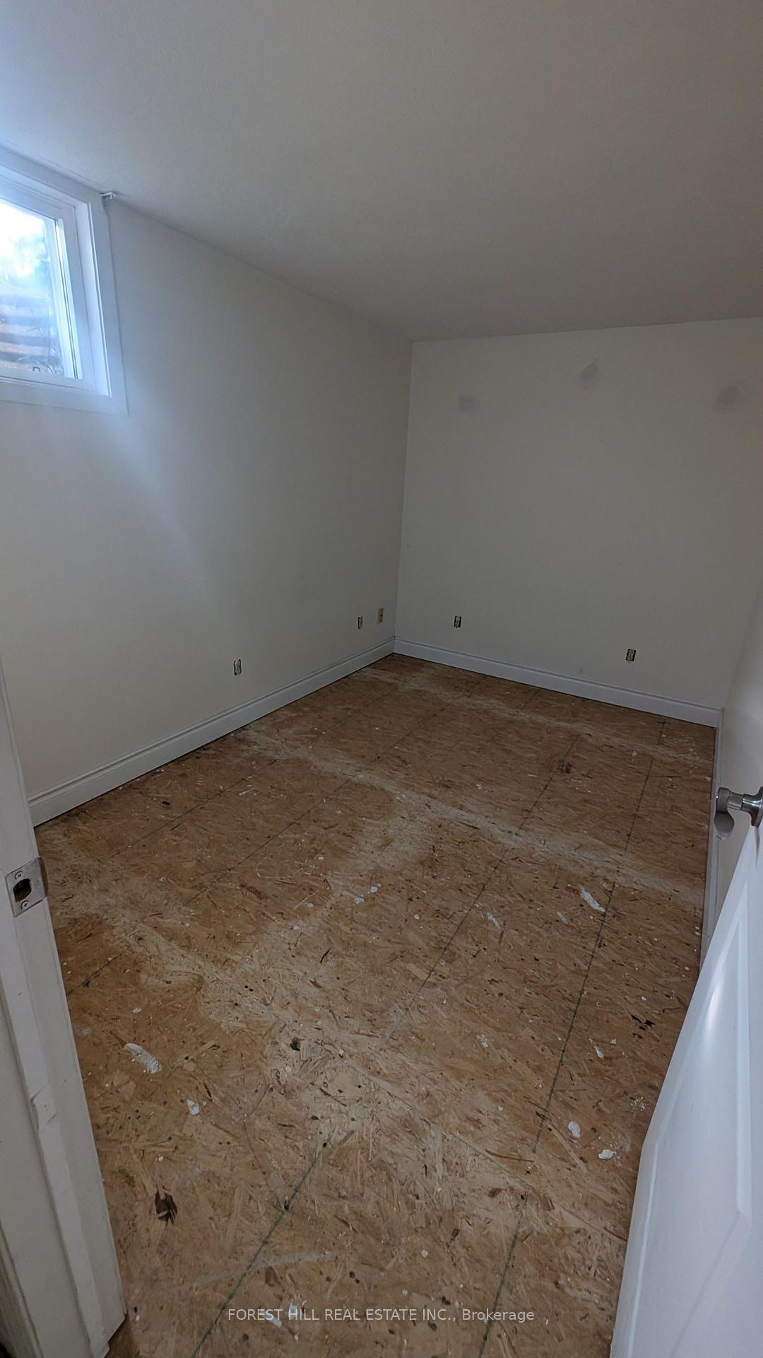 Photo 13 of 144 Miller Drive, Barrie, Edgehill Drive — HOMEH