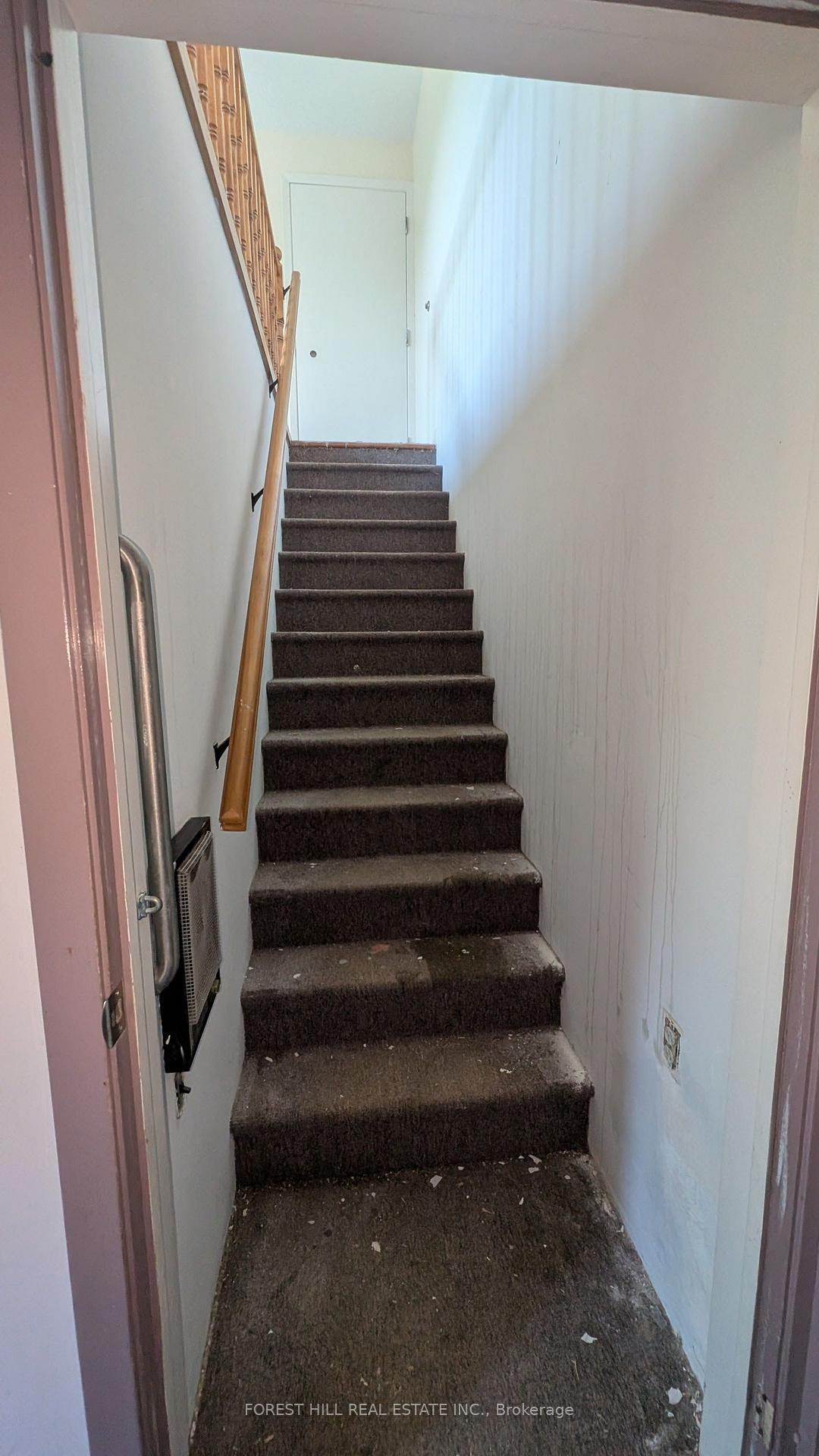 Photo 16 of 144 Miller Drive, Barrie, Edgehill Drive — HOMEH