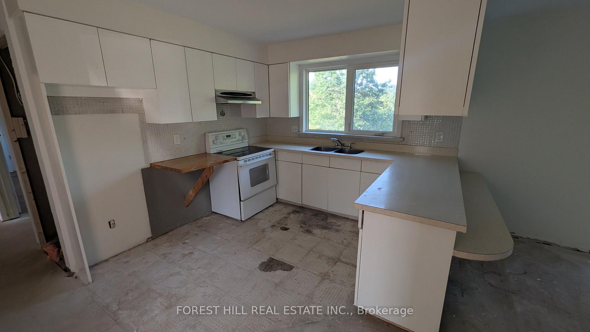 Photo 17 of 144 Miller Drive, Barrie, Edgehill Drive — HOMEH