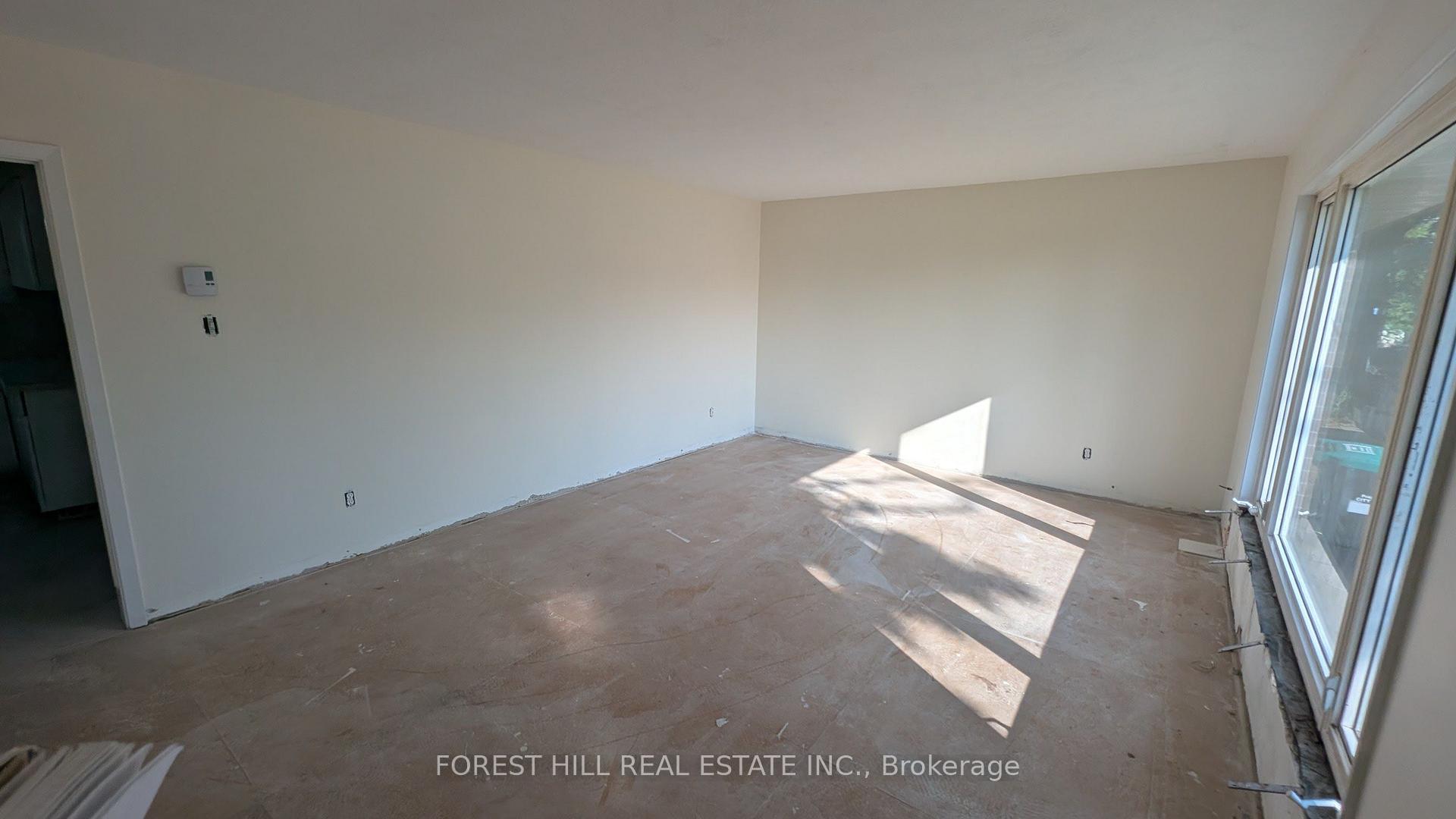Photo 18 of 144 Miller Drive, Barrie, Edgehill Drive — HOMEH