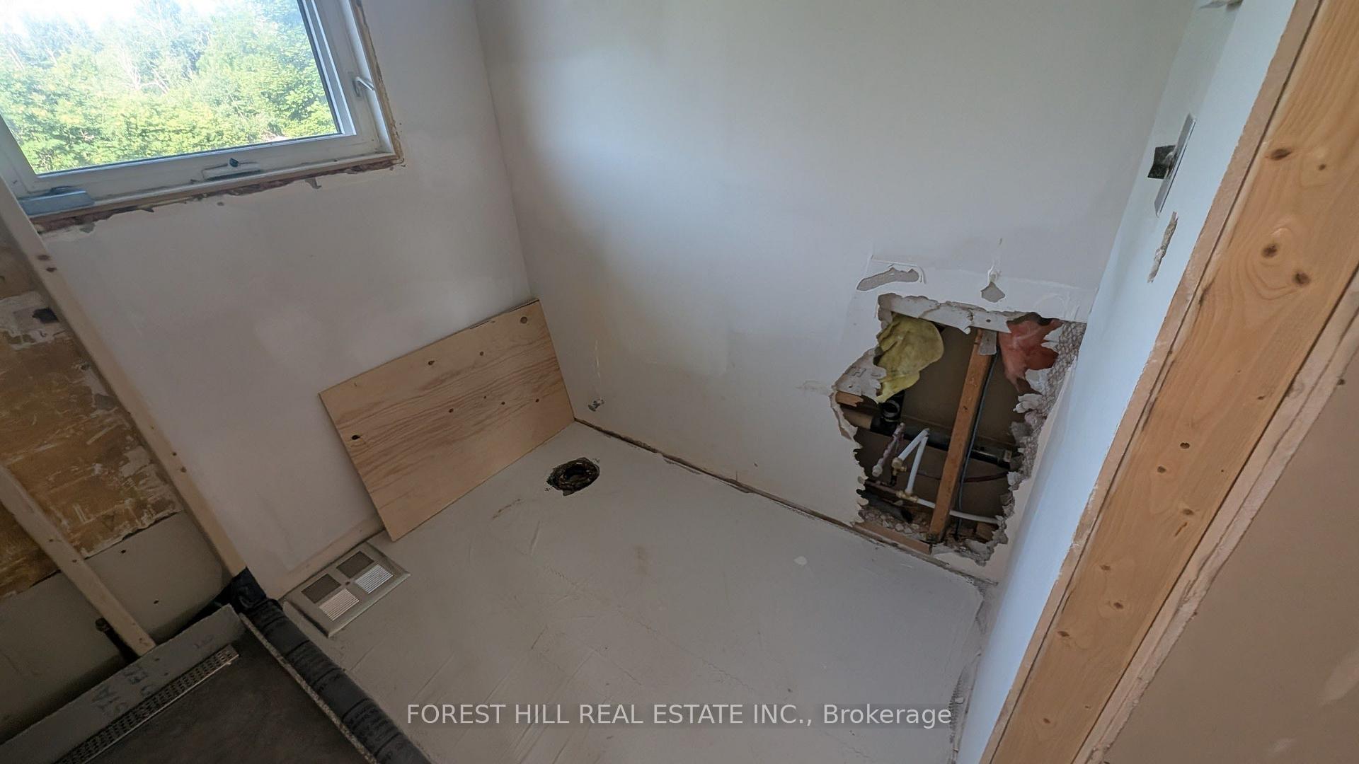Photo 21 of 144 Miller Drive, Barrie, Edgehill Drive — HOMEH