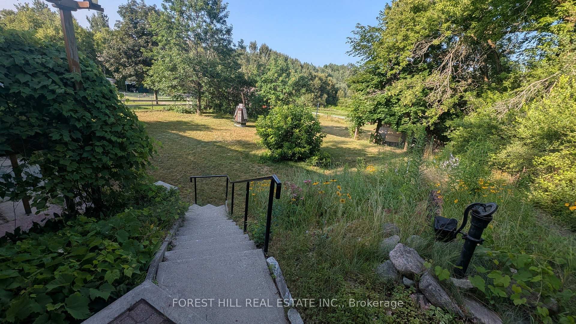 Photo 25 of 144 Miller Drive, Barrie, Edgehill Drive — HOMEH