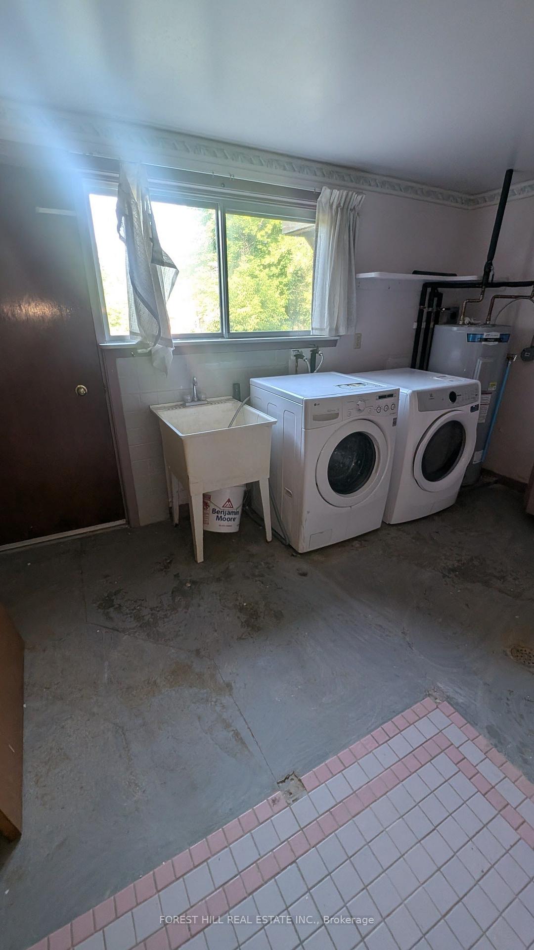 Photo 38 of 144 Miller Drive, Barrie, Edgehill Drive — HOMEH