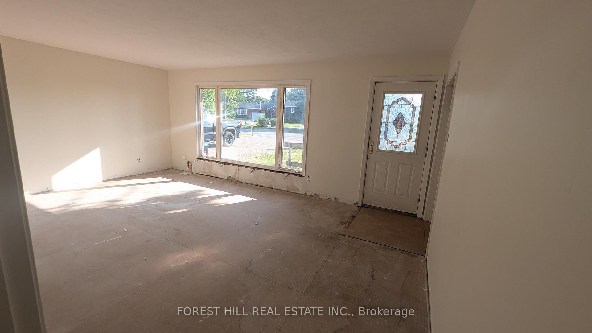 Photo 44 of 144 Miller Drive, Barrie, Edgehill Drive — HOMEH