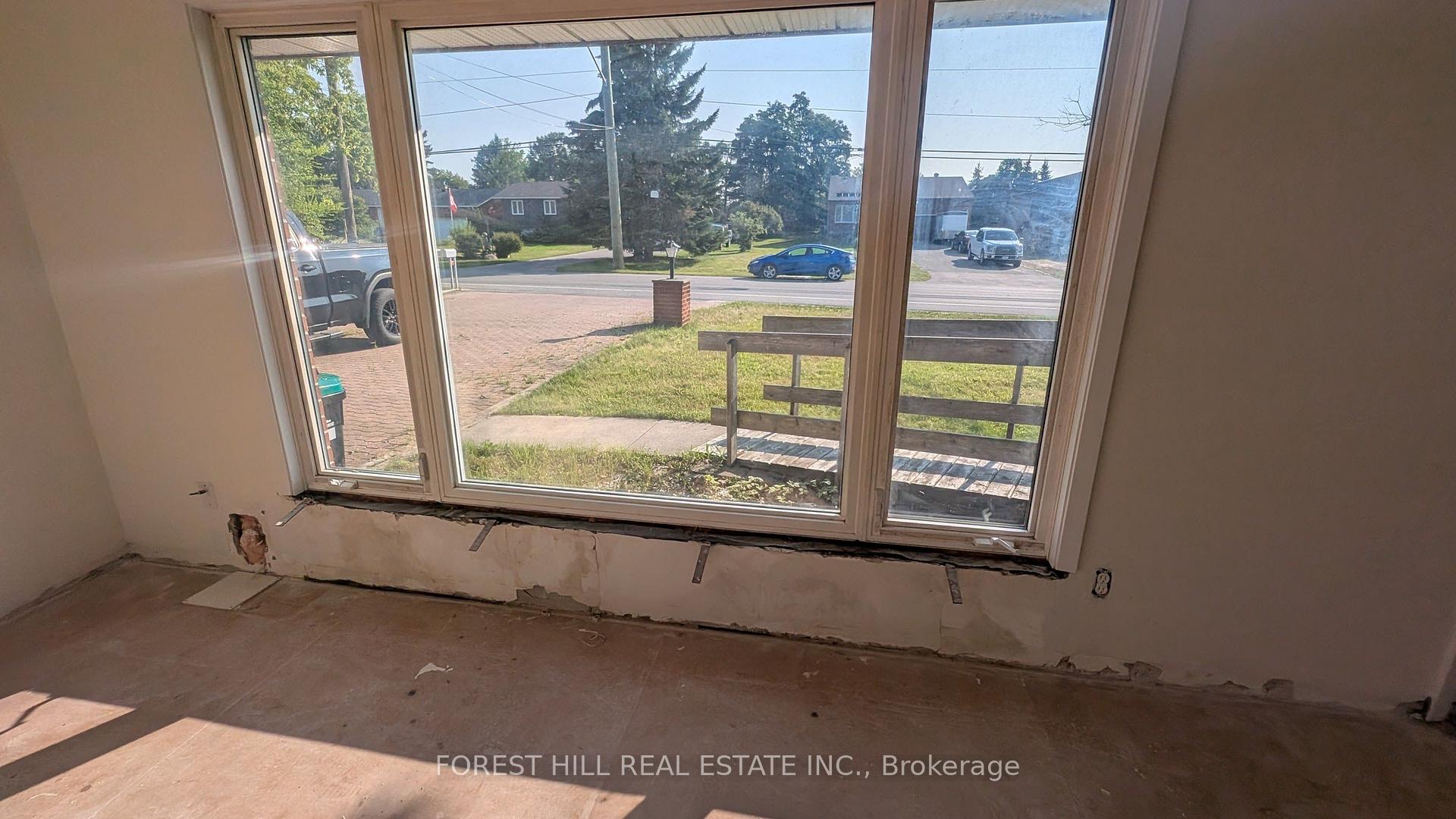 Photo 45 of 144 Miller Drive, Barrie, Edgehill Drive — HOMEH