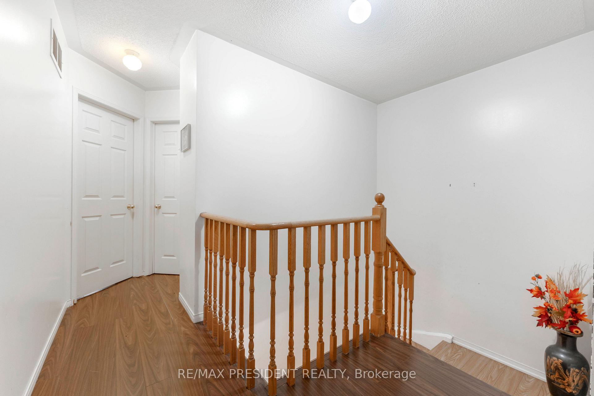 Photo 9 of 26 Mattari Court, Etobicoke, West Humber-Clairville — HOMEH