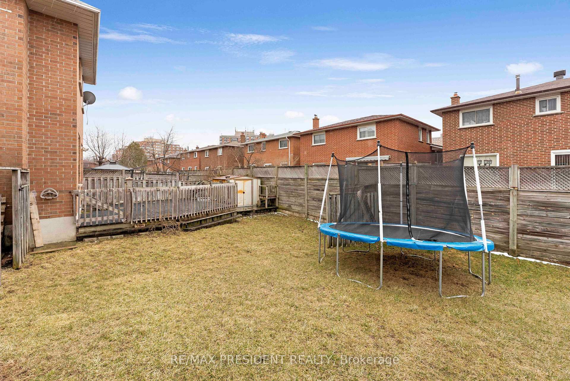 Photo 17 of 26 Mattari Court, Etobicoke, West Humber-Clairville — HOMEH