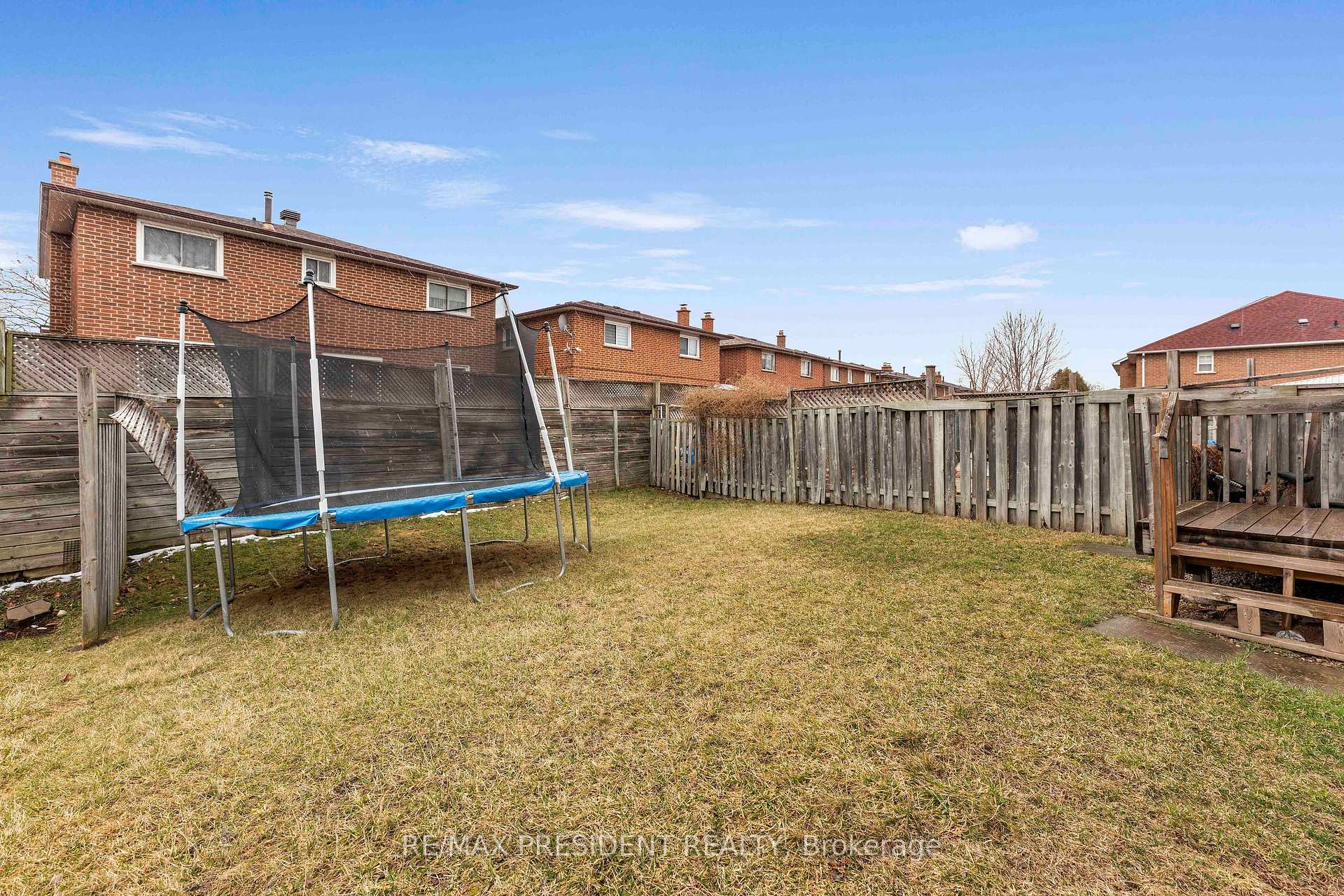 Photo 19 of 26 Mattari Court, Etobicoke, West Humber-Clairville — HOMEH