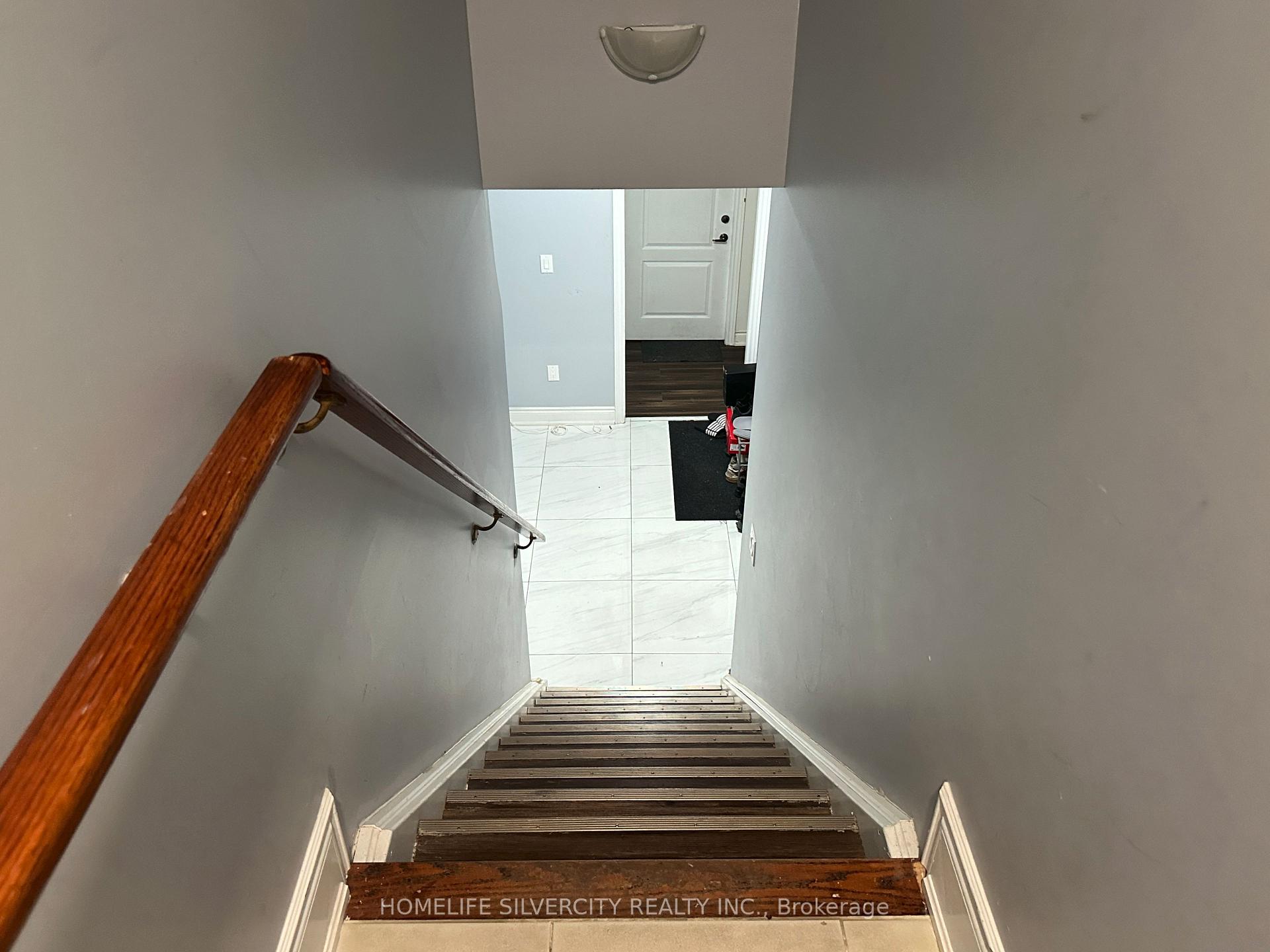 Photo 4 of Unit 2, 2 Tomahawk Court, Brampton, Toronto Gore Rural Estate — HOMEH