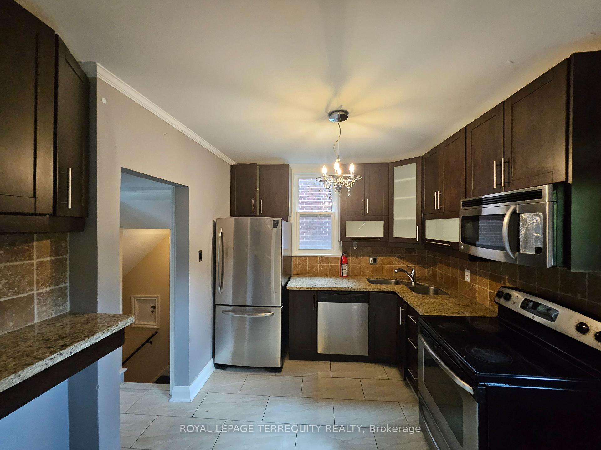 Photo 12 of 319 Lawrence Avenue W, Toronto, Bedford Park-Nortown — HOMEH