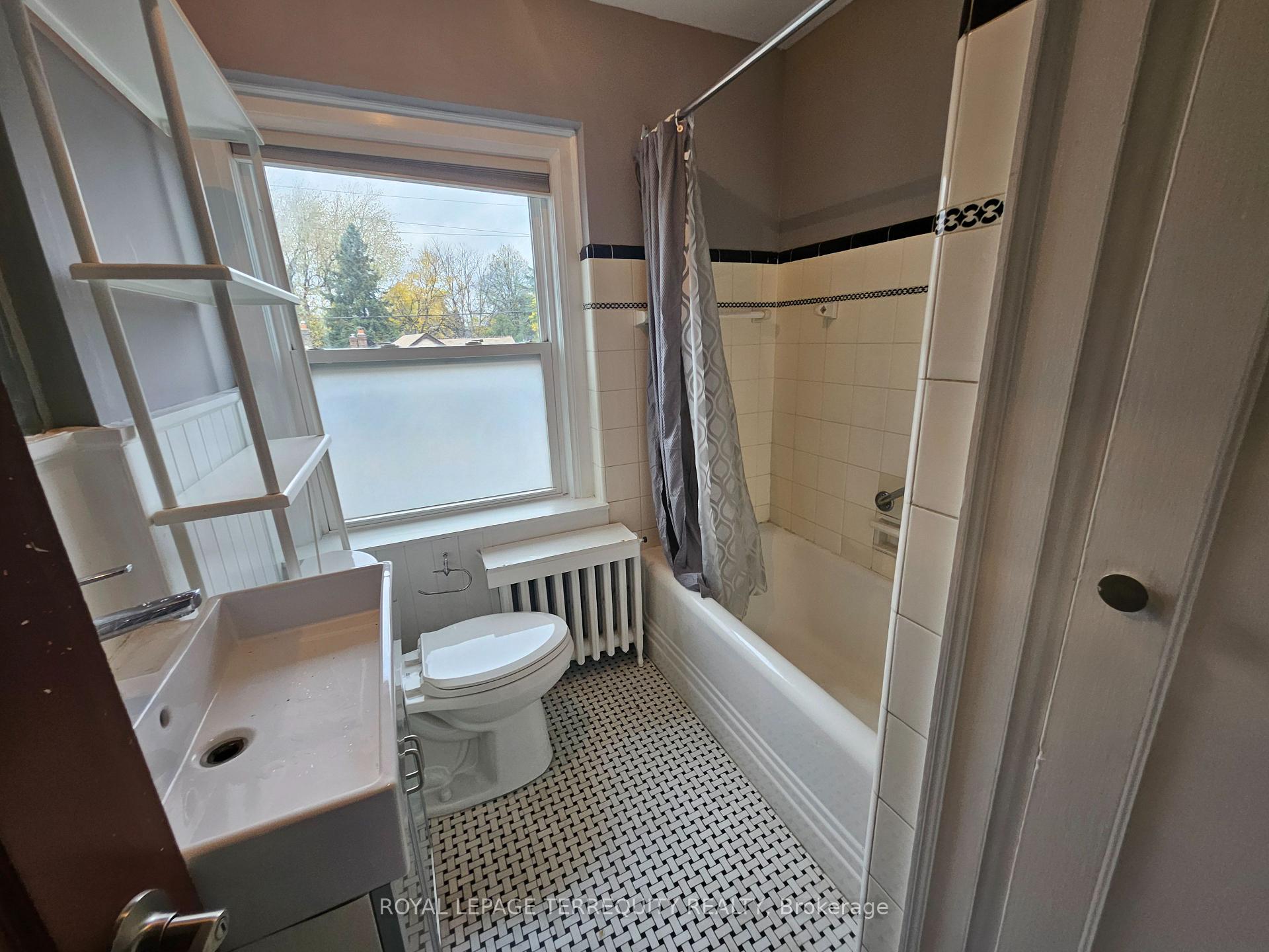 Photo 21 of 319 Lawrence Avenue W, Toronto, Bedford Park-Nortown — HOMEH