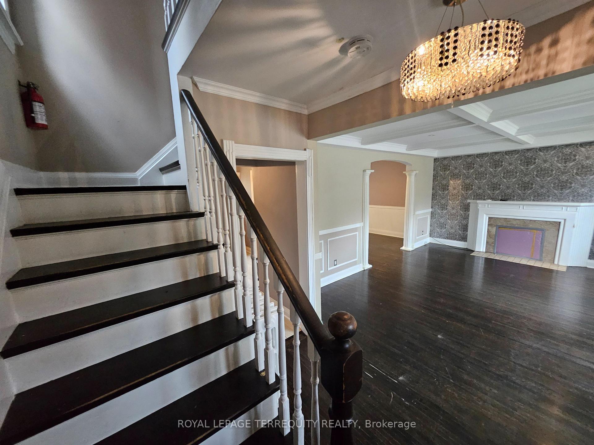 Photo 22 of 319 Lawrence Avenue W, Toronto, Bedford Park-Nortown — HOMEH