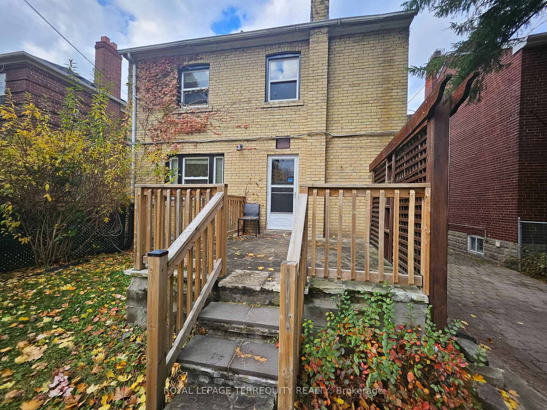 Photo 30 of 319 Lawrence Avenue W, Toronto, Bedford Park-Nortown — HOMEH