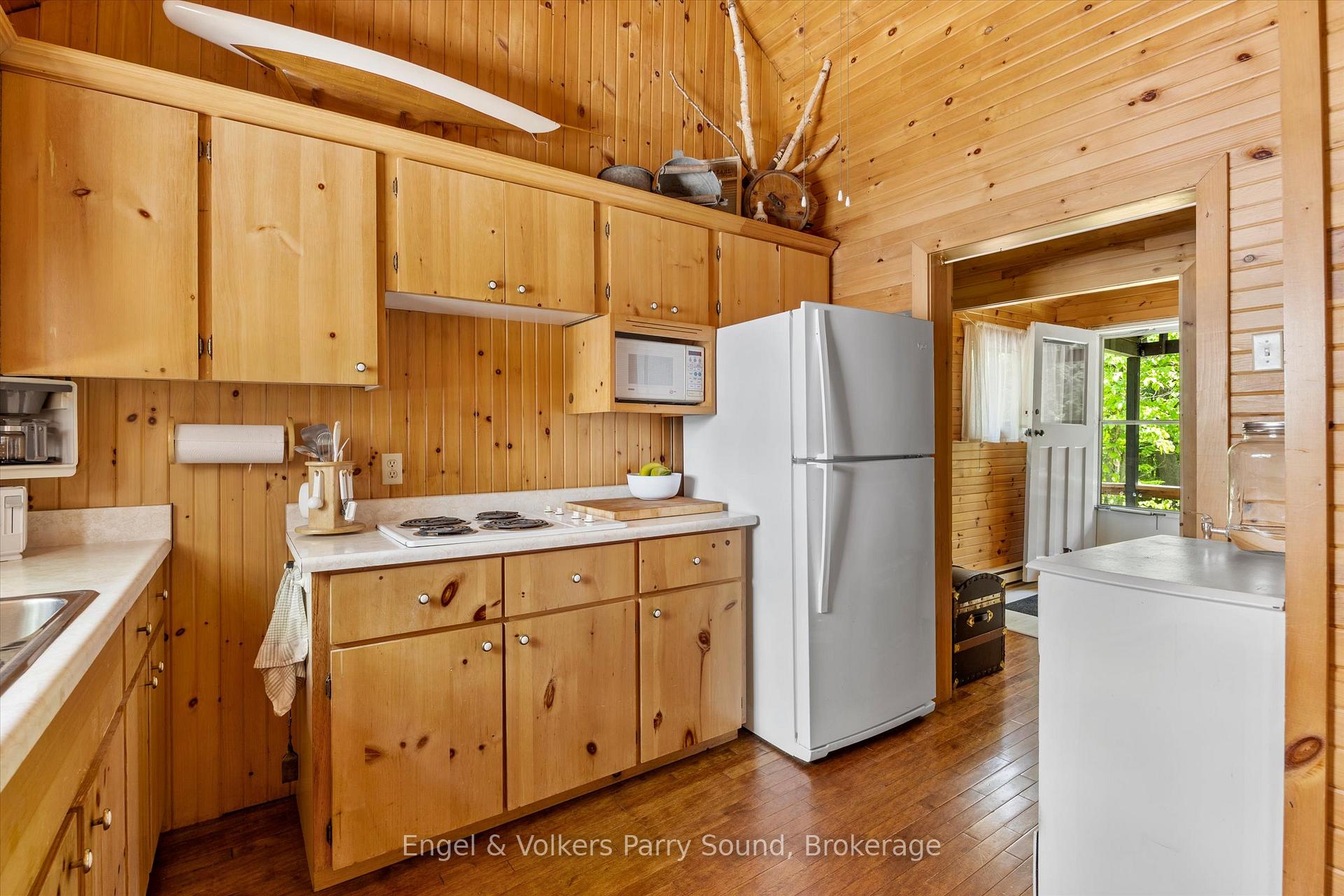 Photo 33 of 52 Island B, McDougall — HOMEH