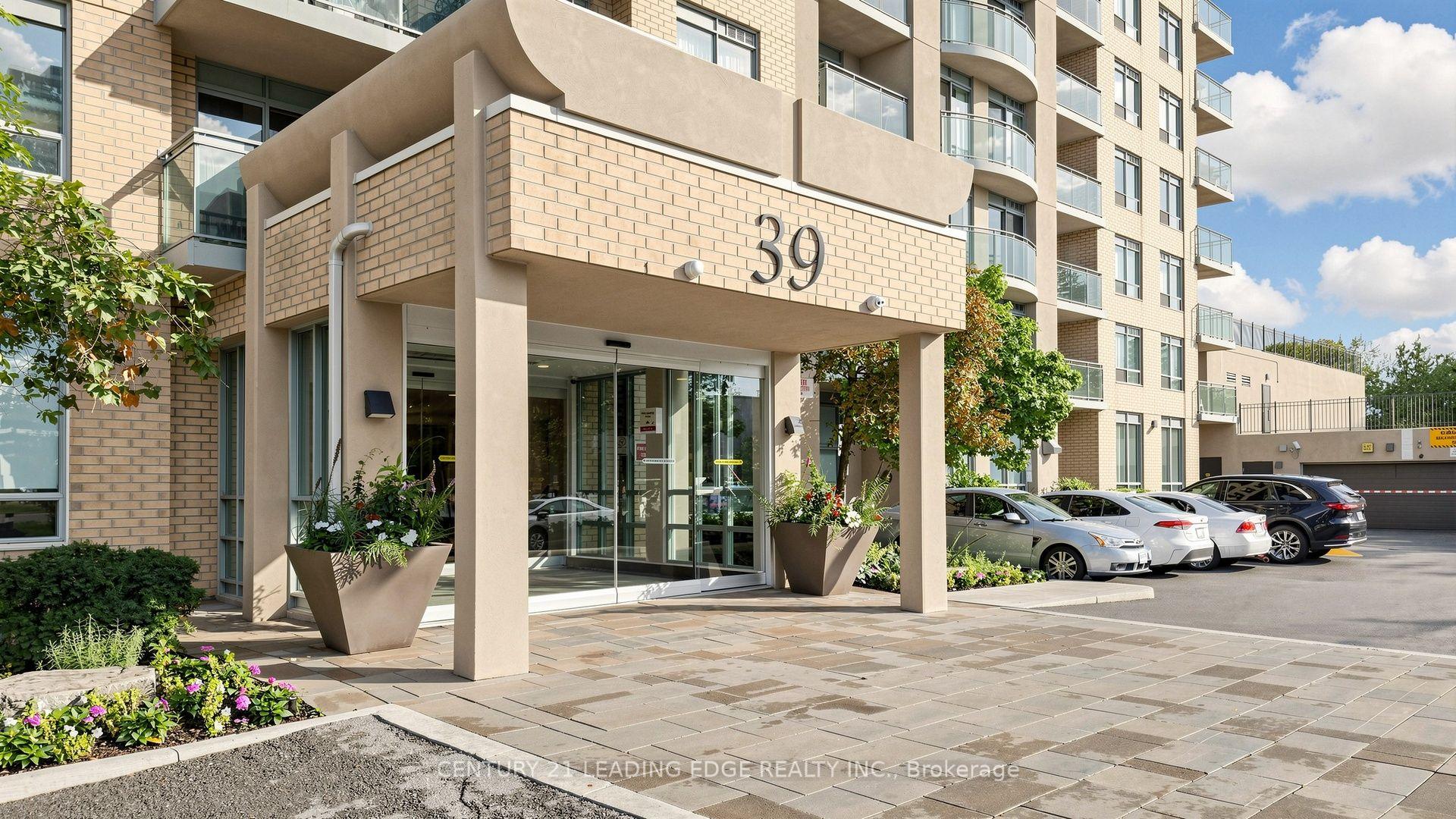 Photo 2 of Unit 212, 39 Oneida Crescent, Richmond Hill, Langstaff — HOMEH