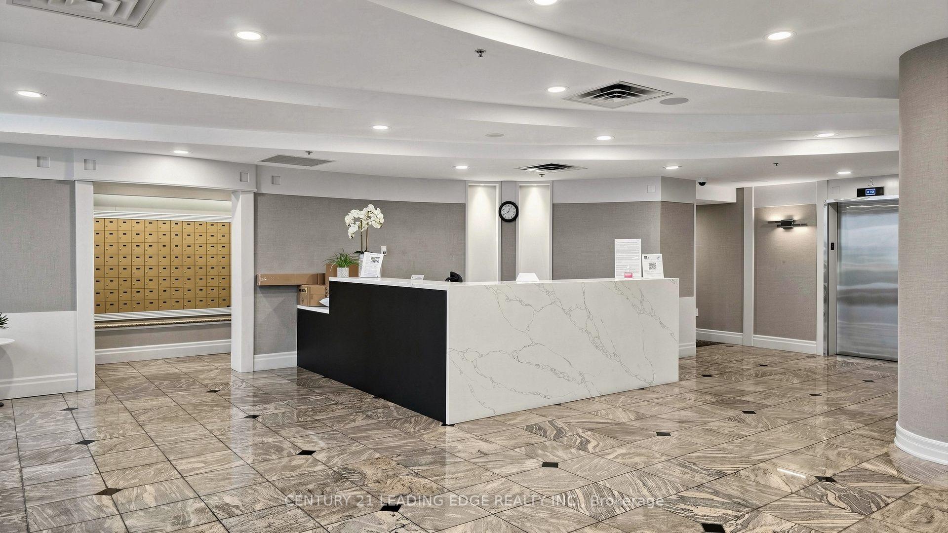 Photo 3 of Unit 212, 39 Oneida Crescent, Richmond Hill, Langstaff — HOMEH